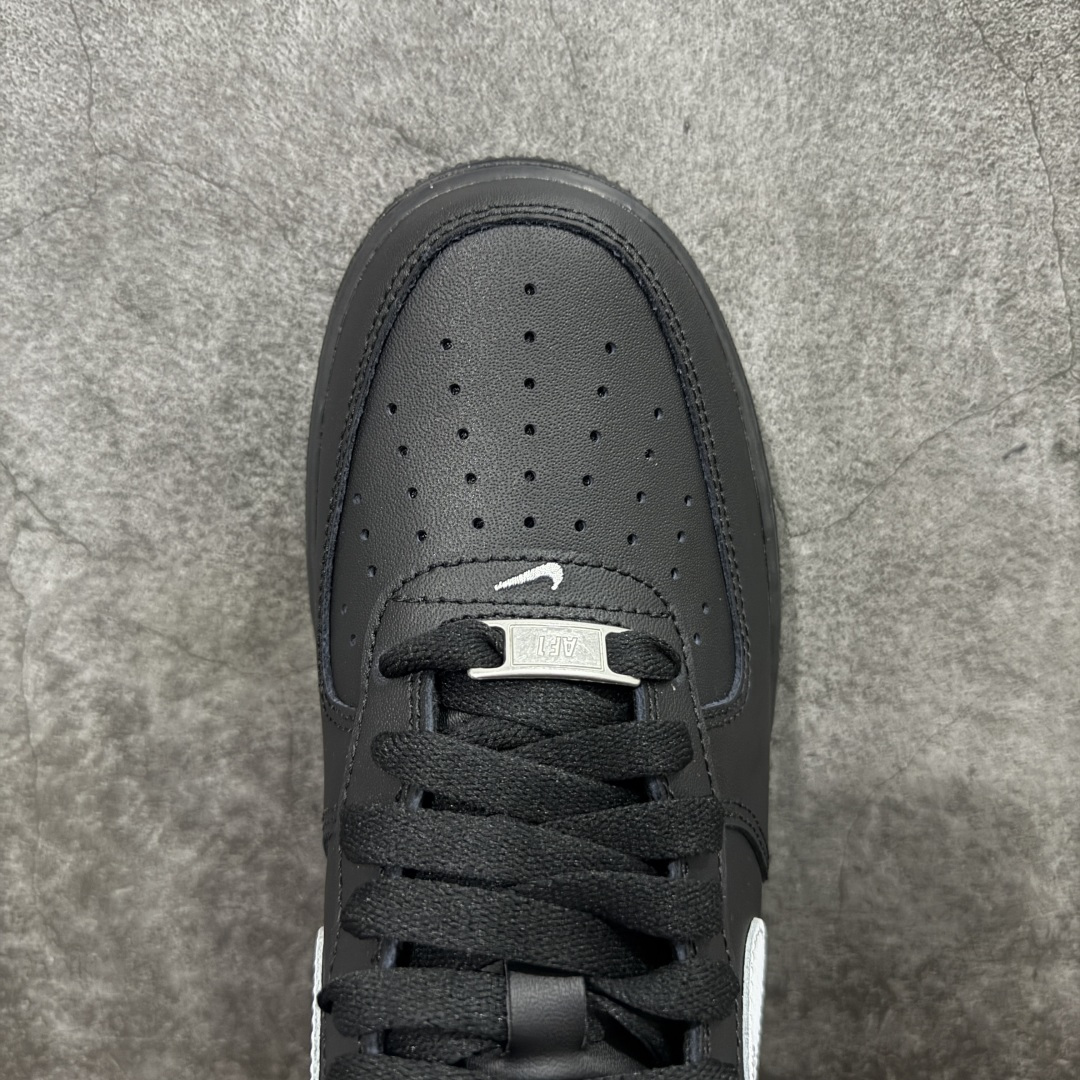 图片[5]-【Mok纯原】Air Force 1 Low AF1空军黑白低帮权志龙 FZ0627-010 全市场第一梯队品质 原厂皮料 完美鞋型 钩子裁边清洁度无敌！ 针车走线图片放大看相当整齐，鞋带口冲孔与鞋头冲孔非常圆润干净 无任何毛边，正确做旧鞋带金属铁片，中底走线 鞋垫刷胶 大底含气垫都是基本操作！目前你能找到的最优的一个版本没有之一， 尺码：36-46-选品中心