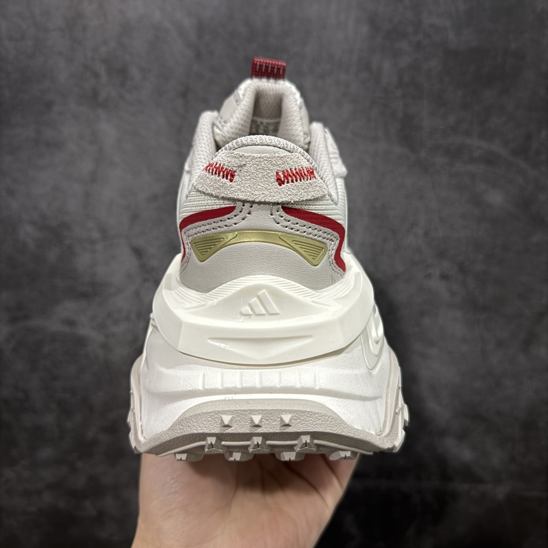 图片[4]-【升级版】Adidas XLG Storm Edge 阿迪复古透气休闲老爹鞋 马年限定白红 区别先行版 细节品质均有升级 鞋面由三明治网布制成 提供卓越的空气流通性能 中底使用品牌独有的Bounce缓震技术 帮助减少地面对关节的冲击力 提升整体的舒适性 鞋子的设计风格简约大气 同时兼顾功能性和美感 适用于各种场景 货号：KI1855  尺码：36 36.5 37 38 38.5 39 40 40.5 41 42 42.5 43 44 44.5 45-选品中心