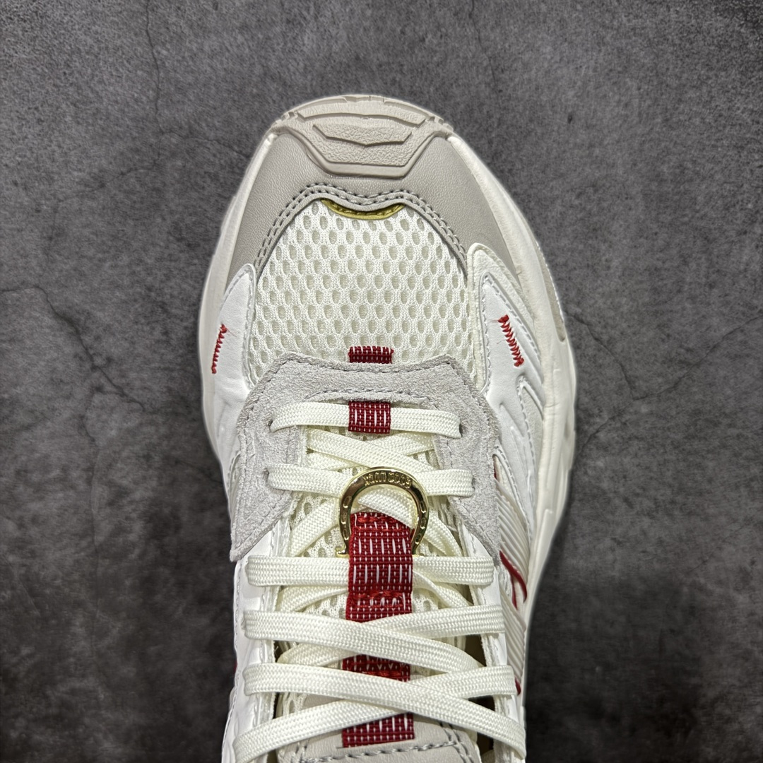 图片[5]-【升级版】Adidas XLG Storm Edge 阿迪复古透气休闲老爹鞋 马年限定白红 区别先行版 细节品质均有升级 鞋面由三明治网布制成 提供卓越的空气流通性能 中底使用品牌独有的Bounce缓震技术 帮助减少地面对关节的冲击力 提升整体的舒适性 鞋子的设计风格简约大气 同时兼顾功能性和美感 适用于各种场景 货号：KI1855  尺码：36 36.5 37 38 38.5 39 40 40.5 41 42 42.5 43 44 44.5 45-选品中心