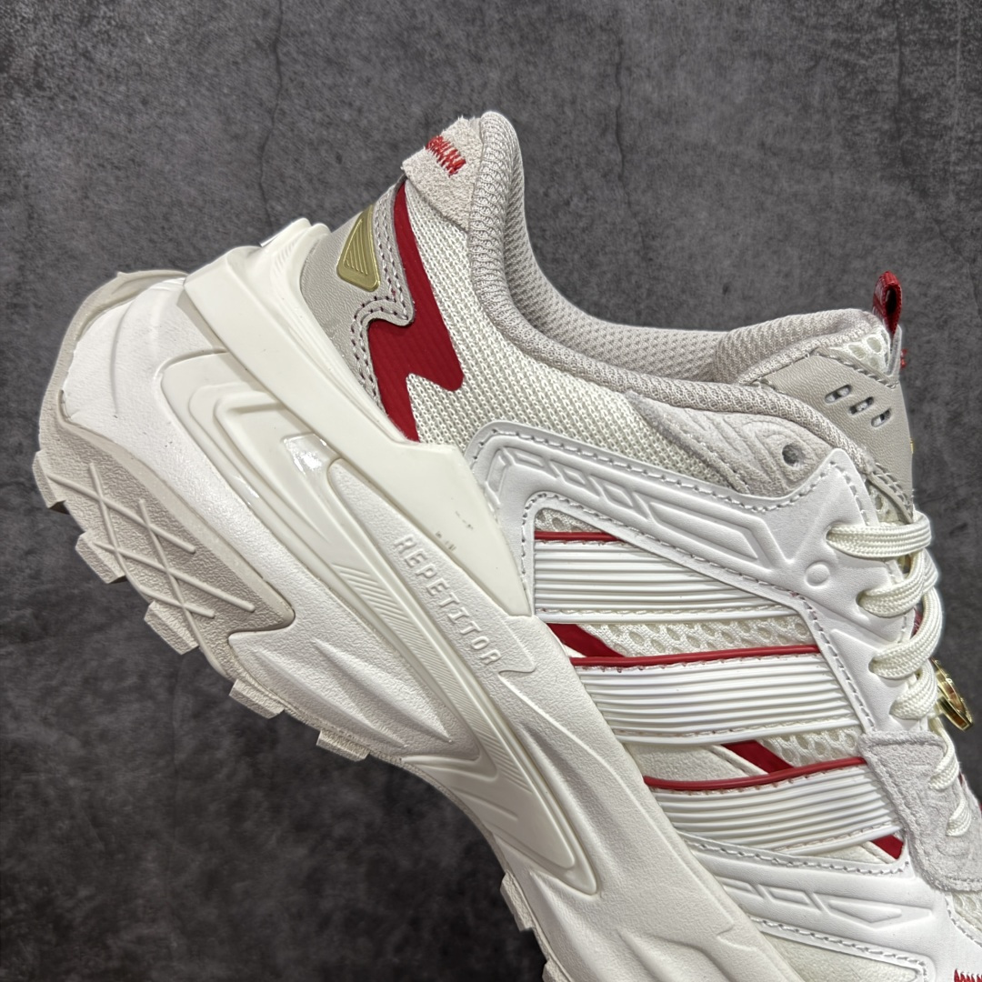 图片[7]-【升级版】Adidas XLG Storm Edge 阿迪复古透气休闲老爹鞋 马年限定白红 区别先行版 细节品质均有升级 鞋面由三明治网布制成 提供卓越的空气流通性能 中底使用品牌独有的Bounce缓震技术 帮助减少地面对关节的冲击力 提升整体的舒适性 鞋子的设计风格简约大气 同时兼顾功能性和美感 适用于各种场景 货号：KI1855  尺码：36 36.5 37 38 38.5 39 40 40.5 41 42 42.5 43 44 44.5 45-选品中心