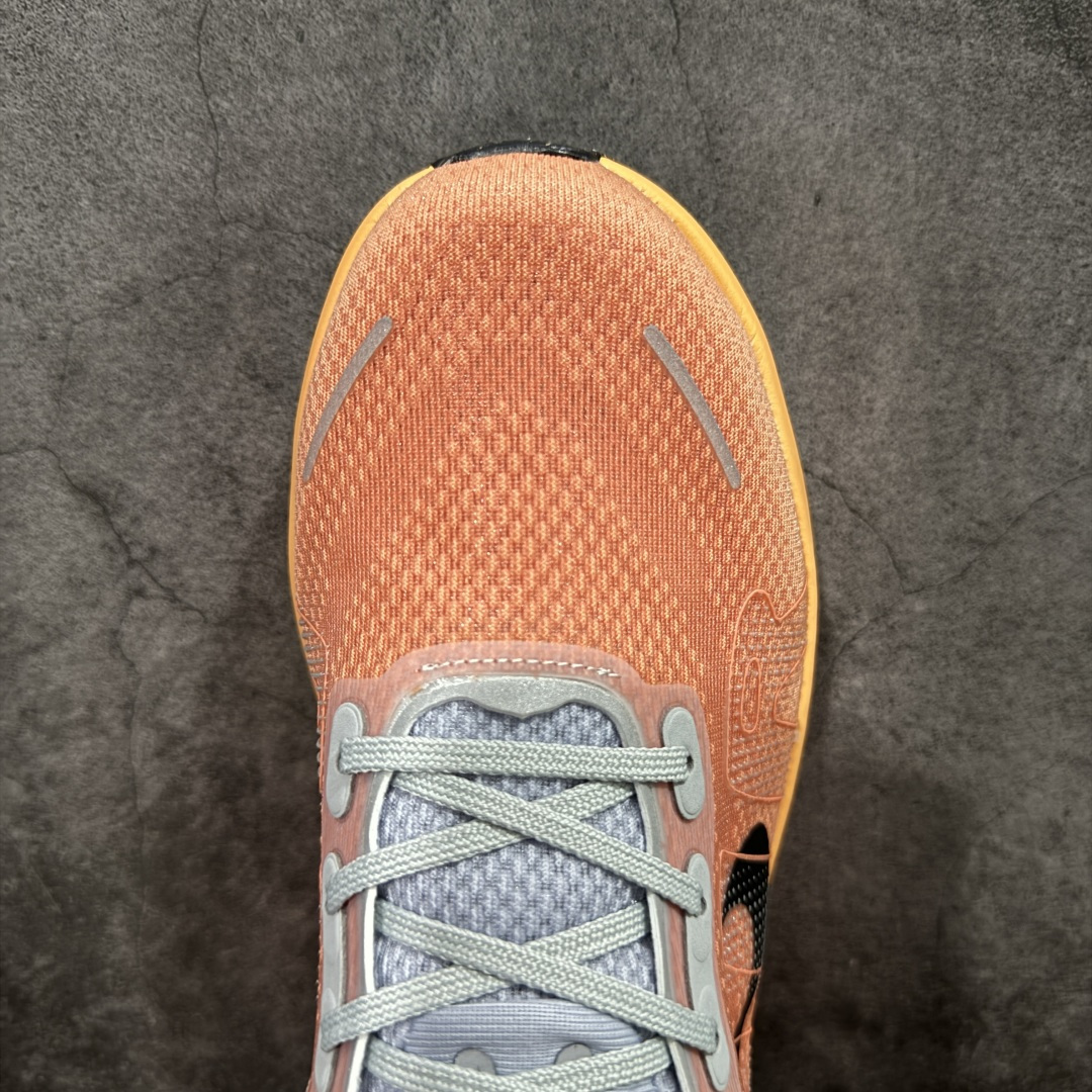 图片[5]-【YH纯原】Nike VOMERO PREMIUM 耐克 舒适减震防滑 低帮跑步鞋 全掌ReactX泡绵中底 前掌和后跟还配备了Air Zoom气垫单元 据说跑起来更快更舒适哦 这次最大的升级点 首次引入了ReactX泡绵 货号：HQ2050-769 尺码：36 36.5 37.5 38 38.5 39 40 40.5 41 42 42.5 43 44 45-选品中心