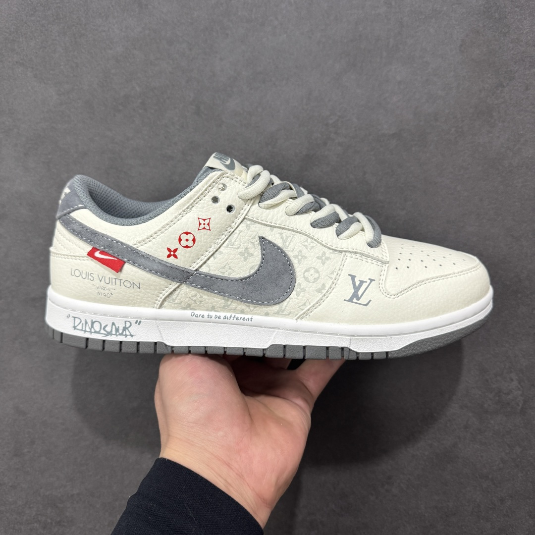 【定制版】Nike Dunk Low Retro LV联名 周年高端定制 低帮休闲板鞋 #定制鞋盒 大厂纯原品质出货 超高清洁度 皮料切割干净无任何毛边 细节完美 货号:KG6699-F23 尺码:36 36.5 37.5 38 38.5 39 40 40.5 41 42 42.5 43 44 44.5 45-选品中心