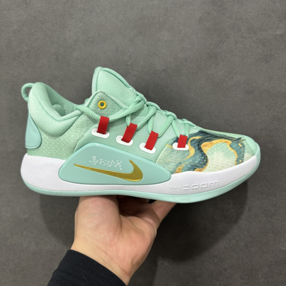 【定制版】Hyperdunk X Low 马年限定 CNY新年款 耐克 低帮 缓震 实战篮球鞋 鞋面由柔软的纺织品和柔软的磨绒面皮组合而成 脚踝处带有透气孔 鞋款内部采用舒适的尼龙衬里 采用了配有气垫泡沫中底 半透明外底的设计增强了抓地力 货号: AR0465-004 尺码: 38 38.5 39 40 40.5 41 42 42.5 43 44 45 46-选品中心