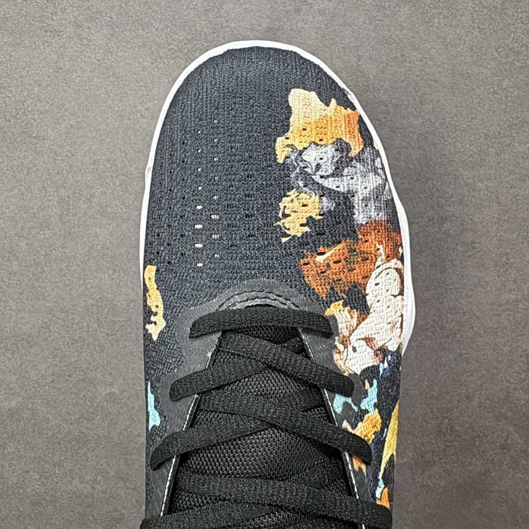 图片[8]-【定制版】Nike React Hyperdunk 2017 Low EP 马年限定 低帮实战篮球鞋 Nike Hyperdunk 2017， 鞋子按鞋面材质共分为编织FK版本和工程网面版本两个版本，编织版本的外观更具前卫感，鞋面采用了更加结实耐用的Flyknit打造，在最容易受到冲击的鞋头部分选用了TPU线材，保证支撑性，鞋身的脚踝处并没有延续上代的袜套设计，而是采用了独特的开窗式鞋领设计，不仅方便穿脱还增加了脚踝的灵活性；工程网面版本的Mesh材质鞋面舒适透气，霸气的大swoosh再度回归鞋面，不过取消了惯用的飞线科技；在缓震方面，使用了全新的React泡棉缓震技术，脚感更加全 面柔和 货号：897637-010 尺码：38 38.5 39 40 40.5 41 42 42.5 43 44 45 46-选品中心