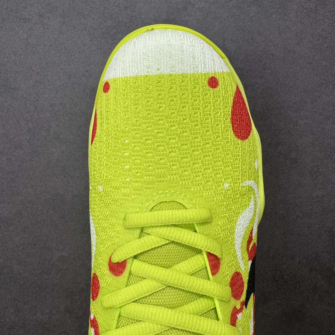 图片[8]-【定制版】Nike React Hyperdunk 2017 Low EP 马年限定 低帮实战篮球鞋 Nike Hyperdunk 2017， 鞋子按鞋面材质共分为编织FK版本和工程网面版本两个版本，编织版本的外观更具前卫感，鞋面采用了更加结实耐用的Flyknit打造，在最容易受到冲击的鞋头部分选用了TPU线材，保证支撑性，鞋身的脚踝处并没有延续上代的袜套设计，而是采用了独特的开窗式鞋领设计，不仅方便穿脱还增加了脚踝的灵活性；工程网面版本的Mesh材质鞋面舒适透气，霸气的大swoosh再度回归鞋面，不过取消了惯用的飞线科技；在缓震方面，使用了全新的React泡棉缓震技术，脚感更加全 面柔和 货号：897637-008 尺码：38 38.5 39 40 40.5 41 42 42.5 43 44 45 46-选品中心