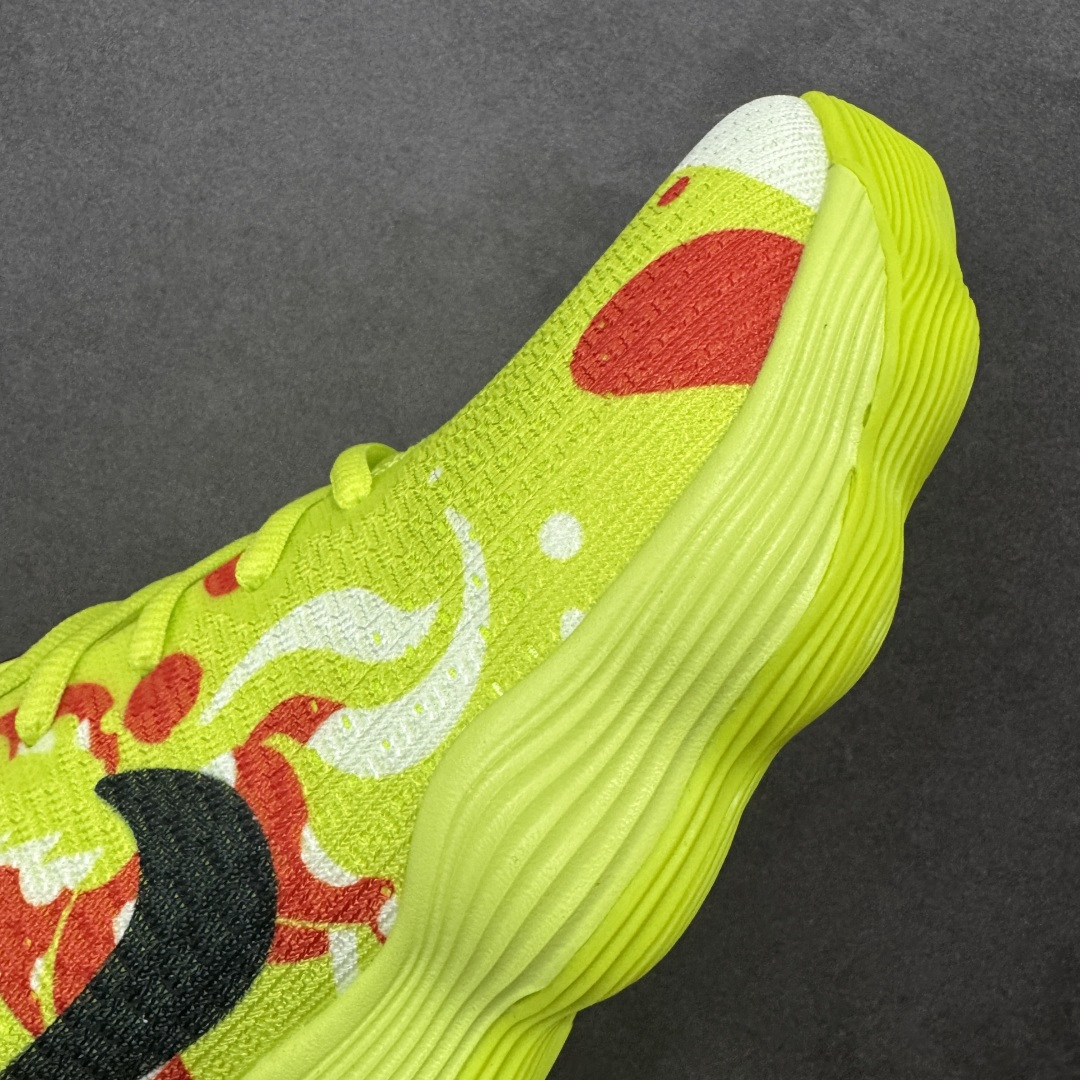 图片[5]-【定制版】Nike React Hyperdunk 2017 Low EP 马年限定 低帮实战篮球鞋 Nike Hyperdunk 2017， 鞋子按鞋面材质共分为编织FK版本和工程网面版本两个版本，编织版本的外观更具前卫感，鞋面采用了更加结实耐用的Flyknit打造，在最容易受到冲击的鞋头部分选用了TPU线材，保证支撑性，鞋身的脚踝处并没有延续上代的袜套设计，而是采用了独特的开窗式鞋领设计，不仅方便穿脱还增加了脚踝的灵活性；工程网面版本的Mesh材质鞋面舒适透气，霸气的大swoosh再度回归鞋面，不过取消了惯用的飞线科技；在缓震方面，使用了全新的React泡棉缓震技术，脚感更加全 面柔和 货号：897637-008 尺码：38 38.5 39 40 40.5 41 42 42.5 43 44 45 46-选品中心