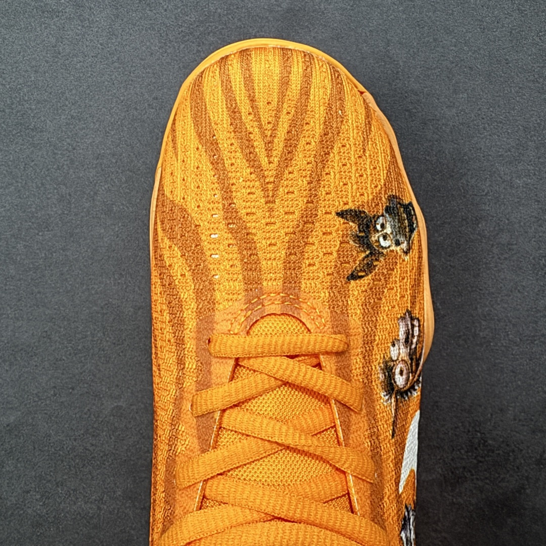 图片[8]-【定制版】Nike React Hyperdunk 2017 Low EP 马年限定 低帮实战篮球鞋 Nike Hyperdunk 2017， 鞋子按鞋面材质共分为编织FK版本和工程网面版本两个版本，编织版本的外观更具前卫感，鞋面采用了更加结实耐用的Flyknit打造，在最容易受到冲击的鞋头部分选用了TPU线材，保证支撑性，鞋身的脚踝处并没有延续上代的袜套设计，而是采用了独特的开窗式鞋领设计，不仅方便穿脱还增加了脚踝的灵活性；工程网面版本的Mesh材质鞋面舒适透气，霸气的大swoosh再度回归鞋面，不过取消了惯用的飞线科技；在缓震方面，使用了全新的React泡棉缓震技术，脚感更加全 面柔和 货号：897637-009 尺码：38 38.5 39 40 40.5 41 42 42.5 43 44 45 46-选品中心