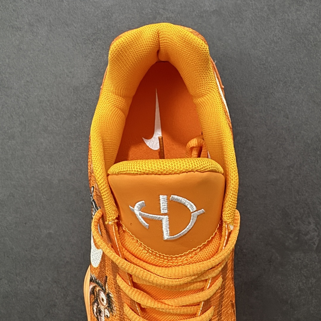 图片[7]-【定制版】Nike React Hyperdunk 2017 Low EP 马年限定 低帮实战篮球鞋 Nike Hyperdunk 2017， 鞋子按鞋面材质共分为编织FK版本和工程网面版本两个版本，编织版本的外观更具前卫感，鞋面采用了更加结实耐用的Flyknit打造，在最容易受到冲击的鞋头部分选用了TPU线材，保证支撑性，鞋身的脚踝处并没有延续上代的袜套设计，而是采用了独特的开窗式鞋领设计，不仅方便穿脱还增加了脚踝的灵活性；工程网面版本的Mesh材质鞋面舒适透气，霸气的大swoosh再度回归鞋面，不过取消了惯用的飞线科技；在缓震方面，使用了全新的React泡棉缓震技术，脚感更加全 面柔和 货号：897637-009 尺码：38 38.5 39 40 40.5 41 42 42.5 43 44 45 46-选品中心