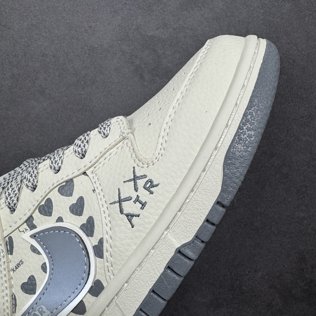 图片[5]-【定制版】Nike SB Dunk Low 暴力熊联名 白灰双钩 高端定制 低帮休闲板鞋 #定制鞋盒 大厂纯原品质出货 超高清洁度 皮料切割干净无任何毛边 细节完美 货号：TX1688-006 尺码：36 36.5 37.5 38 38.5 39 40 40.5 41 42 42.5 43 44 44.5 45-选品中心