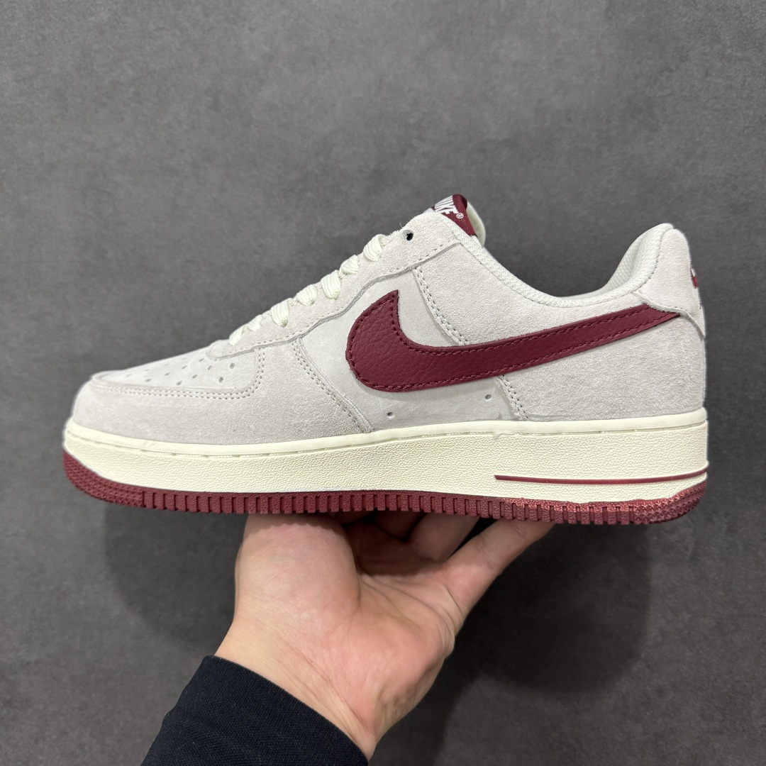 图片[2]-【定制版】Nike Air Force 1\’07 Low 马年限定 米灰麂皮 空军一号低帮休闲板鞋  #原楦头原纸板 高端定制鞋盒 原厂鞋底 超高清洁度 细节完美 货号：DD1982-342  尺码：36 36.5 37.5 38 38.5 39 40 40.5 41 42 42.5 43 44 44.5 45-选品中心