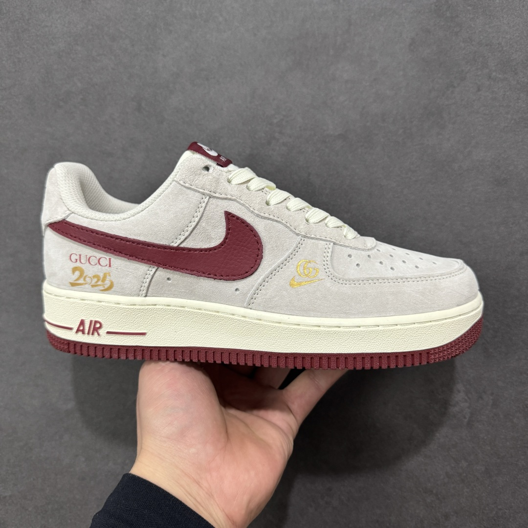 【定制版】Nike Air Force 1\'07 Low 马年限定 米灰麂皮 空军一号低帮休闲板鞋 #原楦头原纸板 高端定制鞋盒 原厂鞋底 超高清洁度 细节完美 货号:DD1982-342 尺码:36 36.5 37.5 38 38.5 39 40 40.5 41 42 42.5 43 44 44.5 45-选品中心