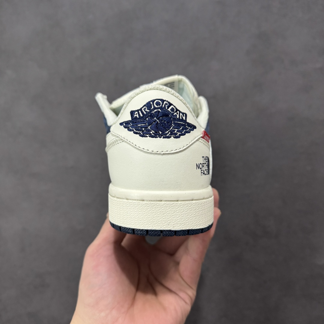 图片[4]-【定制版】Air Jordan 1 Low AJ1 乔1 北面联名 高端定制 倒钩低帮复古篮球鞋  #定制皮料 原厂3D打印 定制鞋盒 原楦原纸板 纯正空军版型 内置全掌气垫 货号：DM7866-125  尺码：36 36.5 37.5 38 38.5 39 40 40.5 41 42 42.5 43 44 44.5 45-选品中心