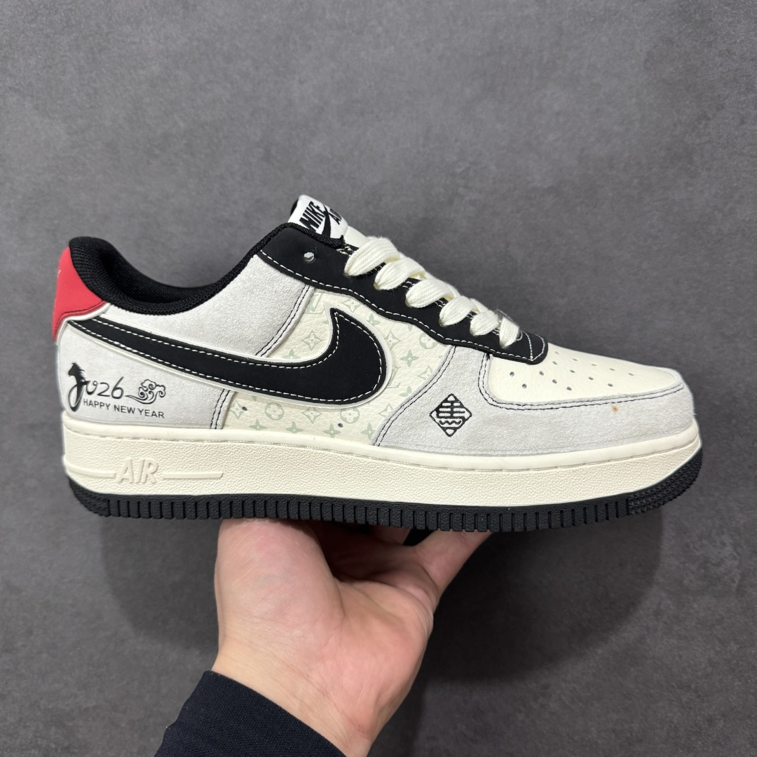 【定制版】Nike Air Force 1\'07 Low 马年限定 米白 空军一号低帮休闲板鞋 #原楦头原纸板 高端定制鞋盒 原厂鞋底 超高清洁度 细节完美 货号:HT5088-635 尺码:36 36.5 37.5 38 38.5 39 40 40.5 41 42 42.5 43 44 44.5 45-选品中心