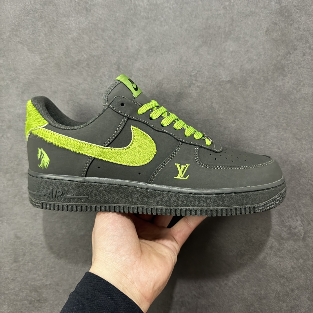 【定制版】NIke Air Force 1 \'07 Low “马年联名--墨灰莹绿” 空军一号低帮 运动鞋 休闲鞋 折边针车 工艺难度大 原楦头原纸板 高端定制鞋盒 原厂鞋底 超高清洁度 细节完美 货号:XY9025-001 尺码:36 36.5 37.5 38 38.5 39 40 40.5 41 42 42.5 43 44 44.5 45-选品中心