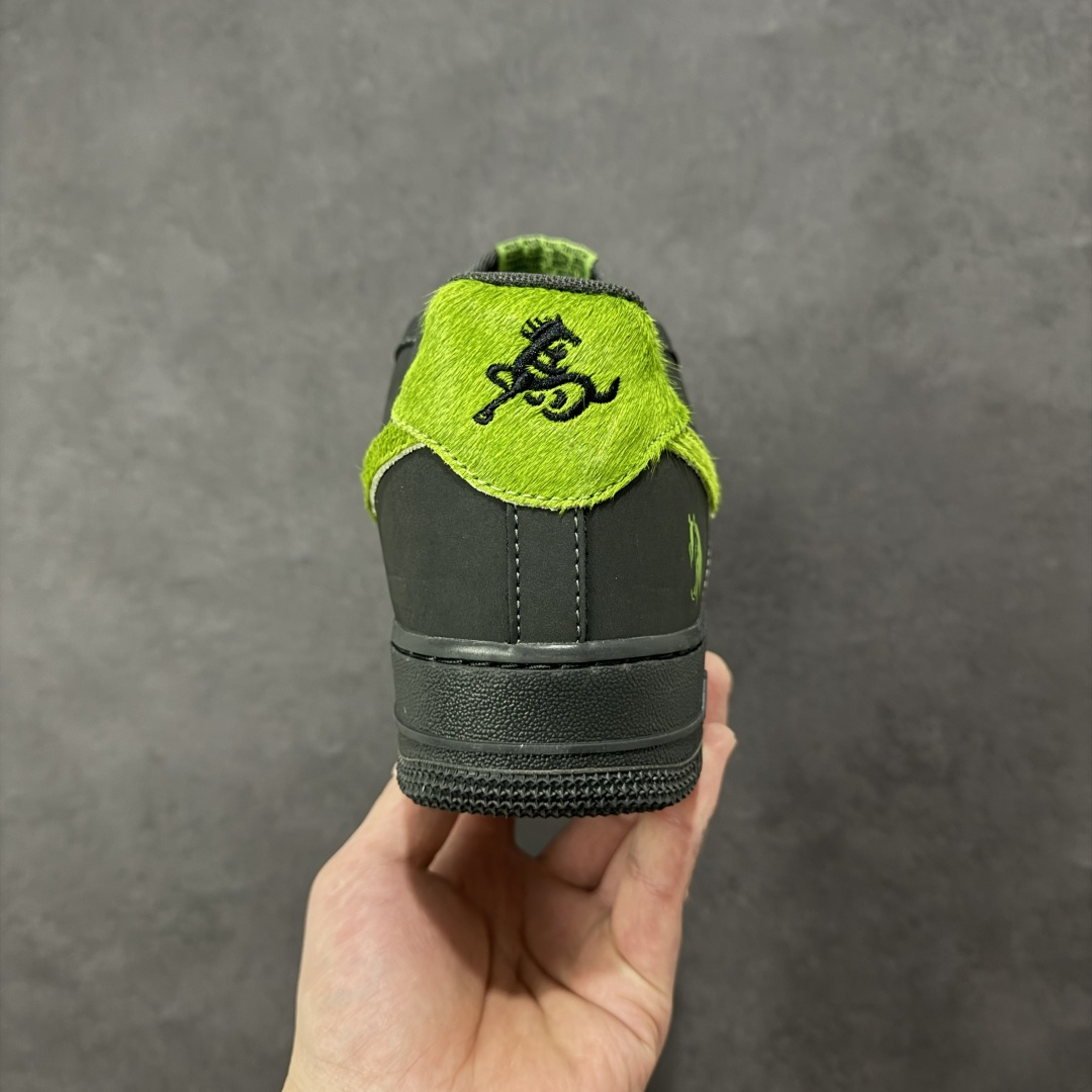 图片[4]-【定制版】NIke Air Force 1 \’07 Low “马年联名–墨灰莹绿” 空军一号低帮 运动鞋 休闲鞋 折边针车 工艺难度大 原楦头原纸板 高端定制鞋盒 原厂鞋底 超高清洁度 细节完美 货号：XY9025-001 尺码：36 36.5 37.5 38 38.5 39 40 40.5 41 42 42.5 43 44 44.5 45-选品中心