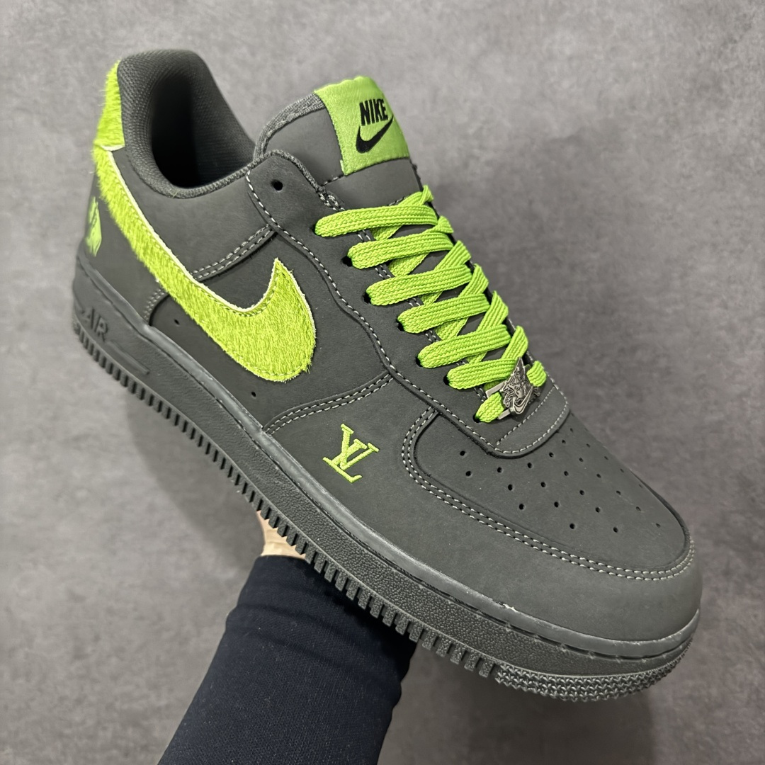 图片[3]-【定制版】NIke Air Force 1 \’07 Low “马年联名–墨灰莹绿” 空军一号低帮 运动鞋 休闲鞋 折边针车 工艺难度大 原楦头原纸板 高端定制鞋盒 原厂鞋底 超高清洁度 细节完美 货号：XY9025-001 尺码：36 36.5 37.5 38 38.5 39 40 40.5 41 42 42.5 43 44 44.5 45-选品中心
