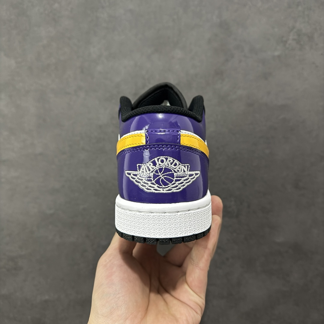 图片[4]-【H11版本】耐克Nike Air Jordan 1 AJ1经典复古经典低帮百搭文化篮球鞋 IQ9389-547 公司级真标半码制#原档案原数据开发版型#采用荔枝纹头层皮革鞋面材质#原厂立体填充鞋舌海绵#中底注胶孔及缜密中底拉帮工艺#原数据开发模具大底 尺码：35.5 36 36.5 37.5 38 38.5 39 40 40.5 41 42 42.5 43 44 44.5 45 46 47.5 编码：H11B250260-选品中心