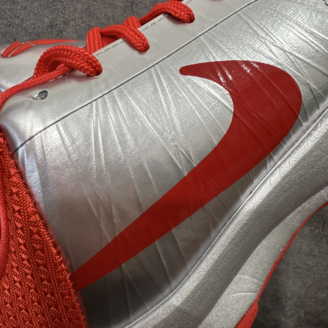 图片[4]-【S2版本】Caitlin Clark x NK Kobe 5 Protro S2纯原生产线出品 科比五代克拉克联名银红 #Zoom Turbo气垫➕后掌EVA缓震 实战配置直接拉满 #原楦纸板开发 鞋身流线型、后跟塑形，区分土肥圆 #原档数据3D打印 鞋面细节匹配原版 #全身鞋材卡料色独家定制 唯一正确喷漆SWOOSH #NK专利Flyknit飞线科技，给予鞋身足够抗扭矩力 #真实底模最大48.5 实战利器 专供海外市场 货号：IV2712-001 尺码：40 40.5 41 42 42.5 43 44 44.5 45 46 47.5 48.5（脚宽、脚胖 建议买大半码）-选品中心