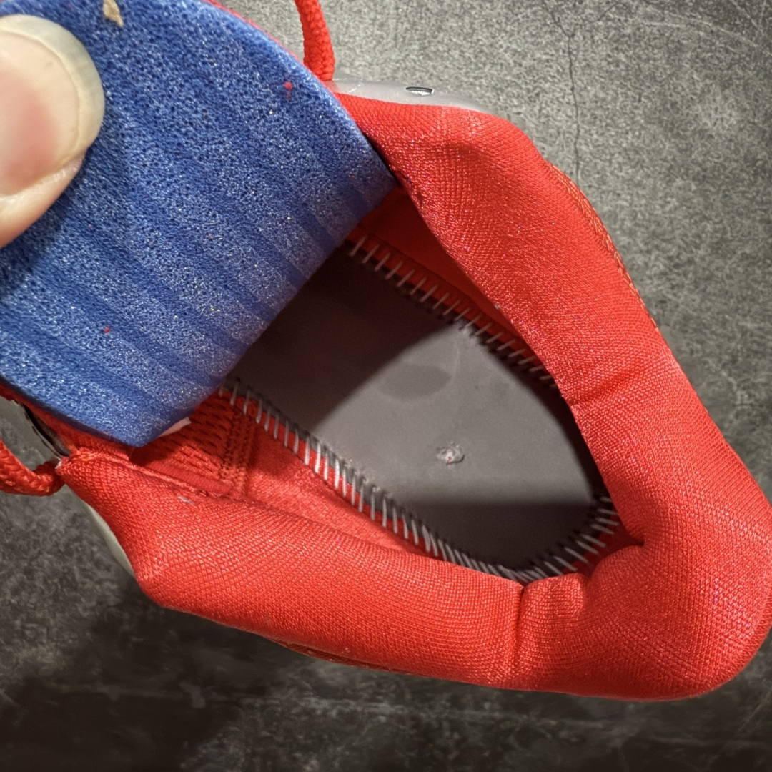 图片[10]-【S2版本】Caitlin Clark x NK Kobe 5 Protro S2纯原生产线出品 科比五代克拉克联名银红 #Zoom Turbo气垫➕后掌EVA缓震 实战配置直接拉满 #原楦纸板开发 鞋身流线型、后跟塑形，区分土肥圆 #原档数据3D打印 鞋面细节匹配原版 #全身鞋材卡料色独家定制 唯一正确喷漆SWOOSH #NK专利Flyknit飞线科技，给予鞋身足够抗扭矩力 #真实底模最大48.5 实战利器 专供海外市场 货号：IV2712-001 尺码：40 40.5 41 42 42.5 43 44 44.5 45 46 47.5 48.5（脚宽、脚胖 建议买大半码）-选品中心