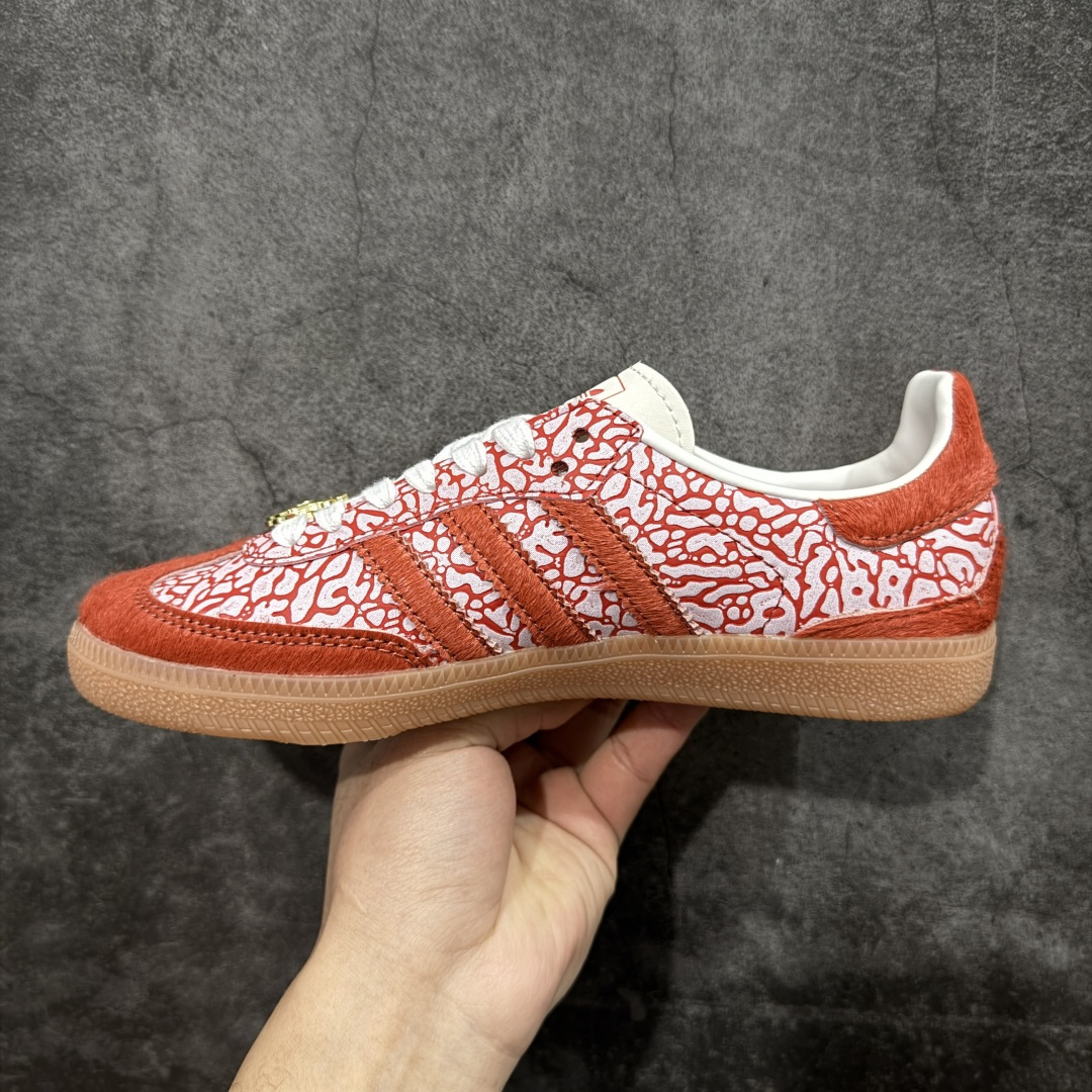 图片[2]-【纯原HZ版本】AD Original Samba OG 复古经典轻便板鞋 JR8743 口碑大厂出品 品控大底版型不断改良更新 全套原纸板楦头开发 确保原汁原味 完美呈现桑巴版型 一比一鞋头弧度高度鞋身弧度 此版本只针对中端市场 皮料材质有所更替 其他数据细节工艺流程均保持一致 绝不口嗨 细节品控鞋型随意对比 正确烫金高频细节 原装纳米超迁皮料 独家私模橡胶大底 原盒原配 尺码：35.5 36 36.5 37.5 38 38.5 39 40 40.5 41 42 42.5 43 44 44.5 45-选品中心