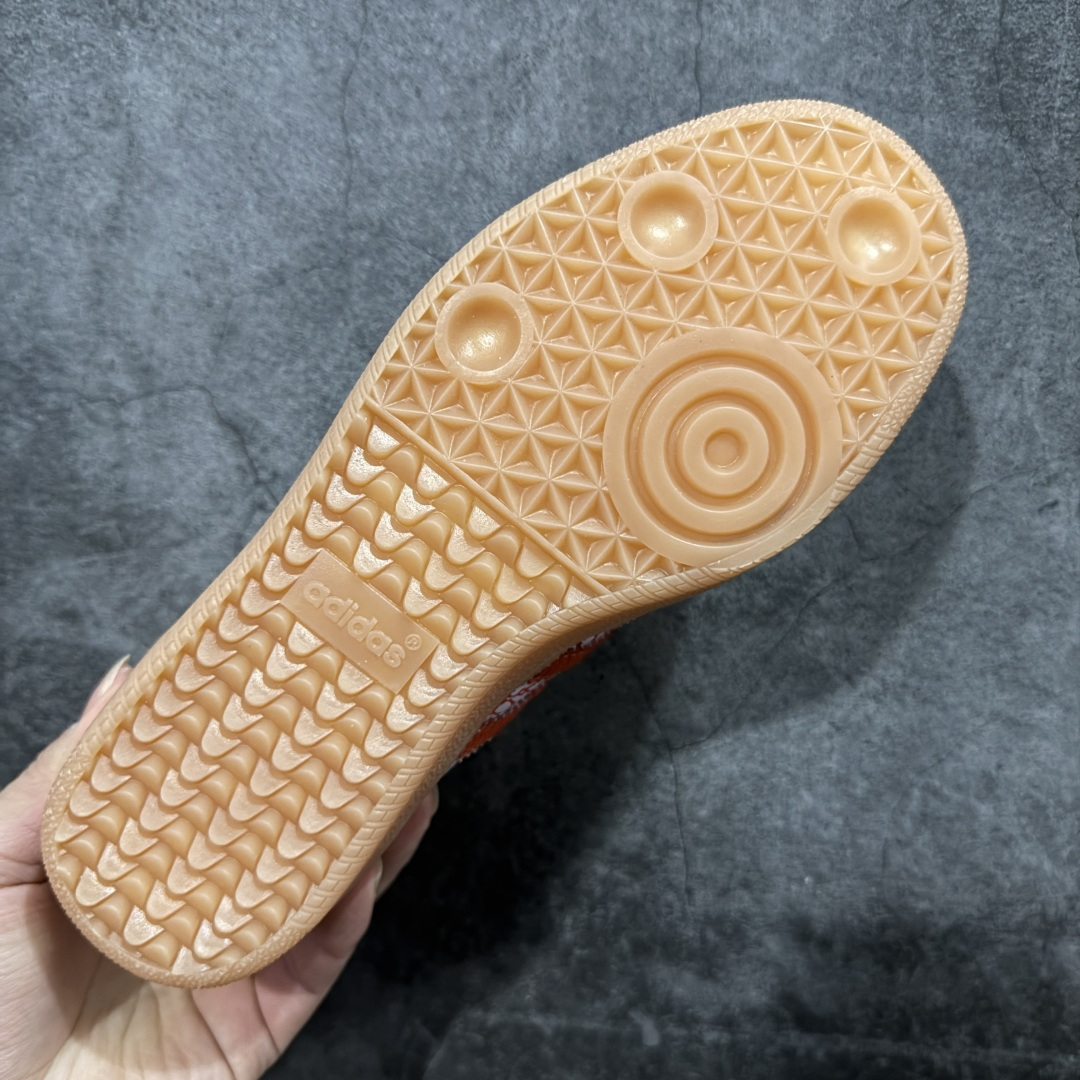 图片[9]-【纯原HZ版本】AD Original Samba OG 复古经典轻便板鞋 JR8743 口碑大厂出品 品控大底版型不断改良更新 全套原纸板楦头开发 确保原汁原味 完美呈现桑巴版型 一比一鞋头弧度高度鞋身弧度 此版本只针对中端市场 皮料材质有所更替 其他数据细节工艺流程均保持一致 绝不口嗨 细节品控鞋型随意对比 正确烫金高频细节 原装纳米超迁皮料 独家私模橡胶大底 原盒原配 尺码：35.5 36 36.5 37.5 38 38.5 39 40 40.5 41 42 42.5 43 44 44.5 45-选品中心