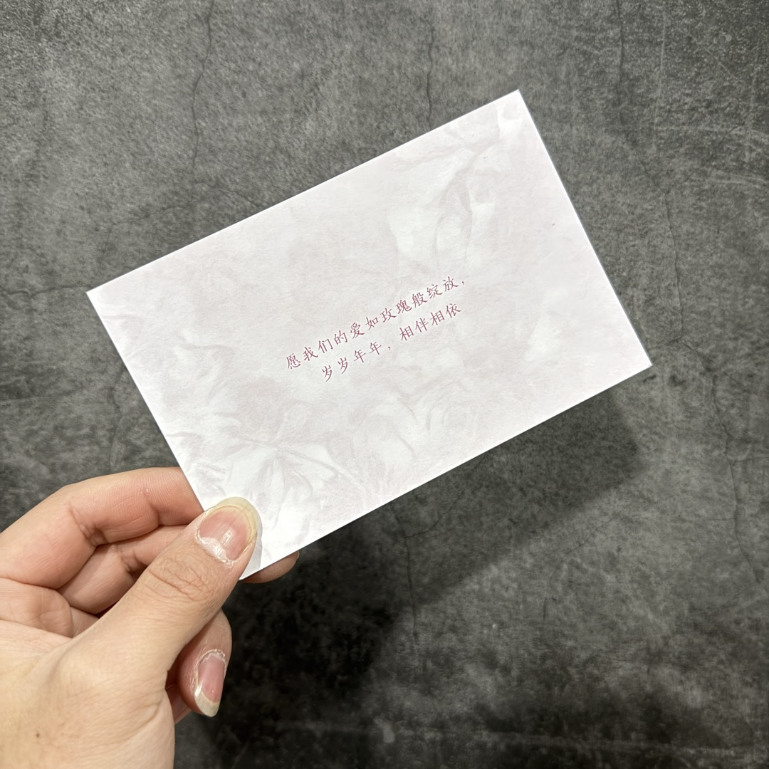 图片[9]-【XC纯原】礼Nike Dunk Low \”Valentine’s Day\” 情人节限定 米粉 奶白 + 柔雾粉的渐变配色像裹了层春日薄纱，鞋身拼接细腻皮革 + 丝绒勾边：鞋面是软滑的哑光皮革，Swoosh 用银粉丝绒材质，摸上去自带柔焦质感；后跟暗藏浅蓝小细节市场唯一独家头层皮打造 原鞋原档案开发 原厂皮料 原档冲孔鞋头 正确满胶鞋垫 四线拉帮 原厂织唛标 鞋舌高弹海绵填充 货号：IQ1145-610 尺码： 35 36 36.5 37.5 38 38.5 39 40 40.5 41 42 42.5 43 44 44.5 45 46-选品中心