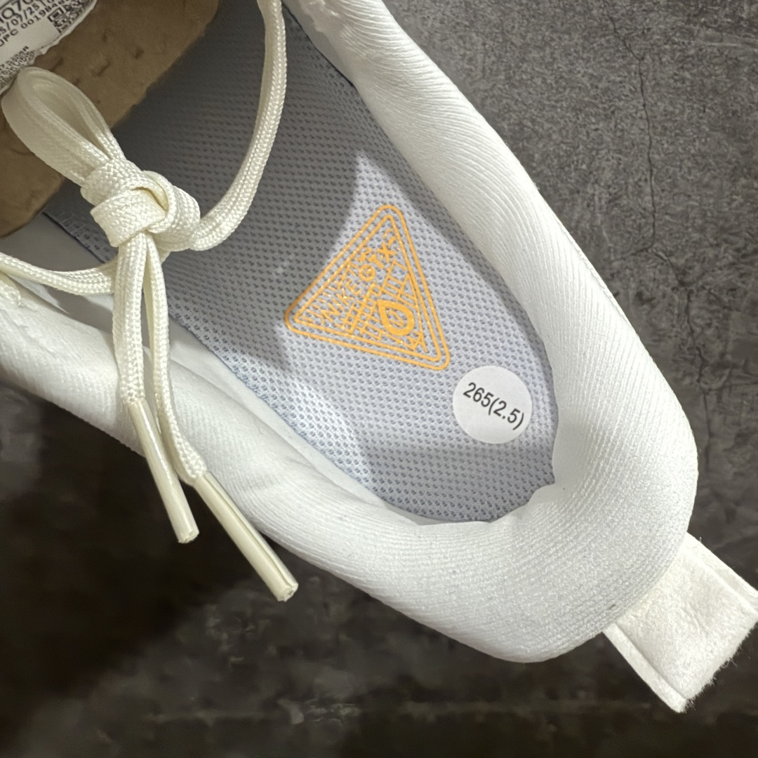 图片[8]-【XE纯原版】Nike Air Zoom Vomero 18 GTX 全新科技运动跑鞋 白色 HQ7002-100    正确防水gtx鞋面材质 目前市场最强品质 原版购入开发 鞋面采用硅胶发泡立体印刷 分体式组合大底 上层超临界ZOOM X泡棉 下层一次ReactX泡棉 区别市场一体底 超高质检清洁度 一切材质配件均与原版一致 原楦原纸板开发 匹配原版98%以上 完美弧度版型 原厂鞋标 立体反光鞋盒标 鞋盒防撞海绵 高端玩家必推版本 高价零售必推版本 欢迎对比市面任意版本‼️ 这双鞋简直是时尚与科技的完美融合。 经典黑色鞋面，质感爆棚，搭配超亮眼的银色大勾子，瞬间成为街头焦点。不仅颜值在线，缓震性能更是一绝 不管是日常出街还是慢跑锻炼，都能给双脚极致舒适体验。  码数超全，36-46 码任你选！别犹豫啦，穿上它，轻松走出潮流范，开启你的时尚运动新旅程！ 码段：36-46-选品中心