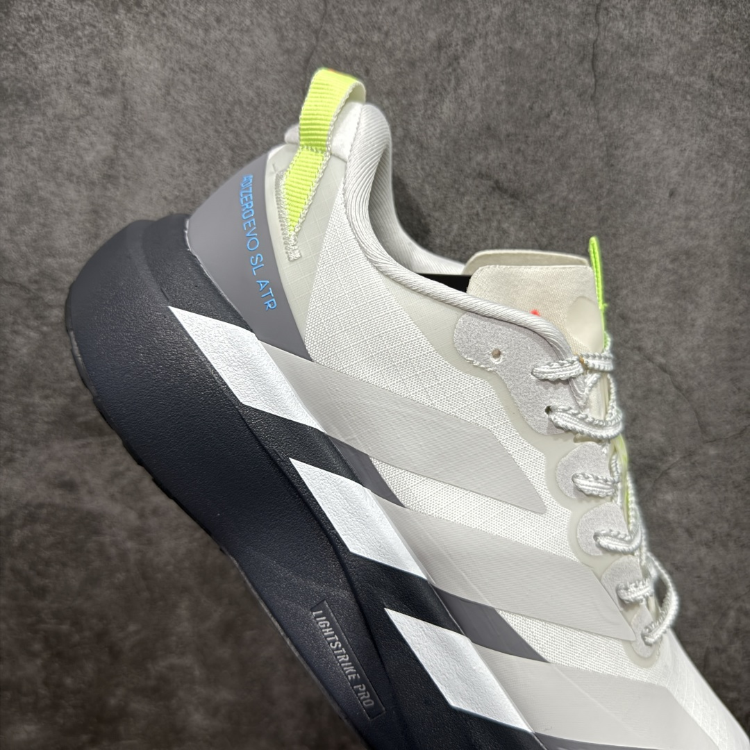 图片[7]-【TD版本】adidas Adizero Evo SL ATR 舒适百搭耐磨透气 低帮 马拉松训练竞速跑步鞋 男女款 Adizero Evo SL ATR跑步鞋是阿迪达斯推出的一款备受瞩目的户外超轻跑鞋。这款鞋以其超轻量化设计脱颖而出，成为跑者的理想选择，尤其适合竞速训练和日常训练。搭载了Lightstrike Pro技术的中底纤维泡棉，这一技术通过采用更轻盈、更富弹性的泡棉材质，为跑者提供了出色的缓震和回弹效果，让每一步都充满力量且轻松顺畅。无论是在长距离的慢跑还是高强度的冲刺跑中，都能感受到明显的缓震效果。外底采用Continental马牌橡胶，搭配1.5毫米鞋钉，结合独特的纹路设计，可在湿滑、泥泞等多种户外地形上提供可靠的抓地力，确保跑步安全稳定。Adizero Evo SL ATR的鞋面采用格子布梭织网眼布，兼具透气性和耐用性，能快速排出鞋内湿气，保持脚部干爽。同时，鞋头部位增加防泼水处理，可抵御轻度雨水或潮湿环境。鞋底的设计注重了耐磨性和抓地力的平衡。厚实的马牌橡胶大底不仅提供了稳定的支撑，还确保了在各种地面上的出色抓地效果。Adizero Evo SL ATR适合各种训练和日常穿着。无论是有氧慢跑、节奏跑还是速度训练，这款鞋都能提供令人满意的性能支撑。 货号：KK2718 尺码：36-45（36 36⅔ 37⅓ 38 38⅔ 39⅓ 40 40⅔ 41⅓ 42 42⅔ 43⅓ 44 44⅔ 45⅓）-选品中心