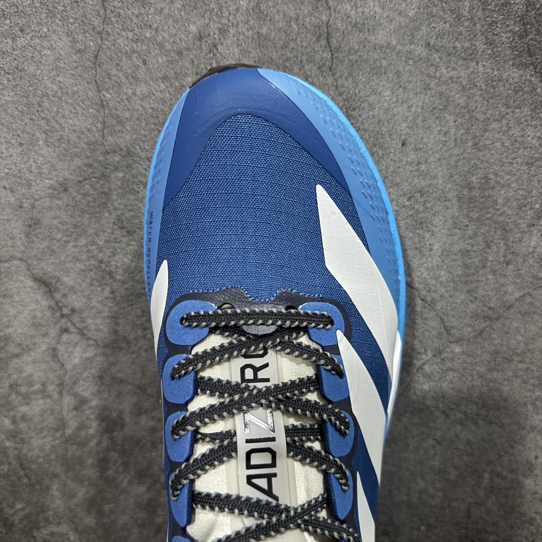 图片[5]-【TD版本】adidas Adizero Evo SL ATR 舒适百搭耐磨透气 低帮 马拉松训练竞速跑步鞋 男女款 Adizero Evo SL ATR跑步鞋是阿迪达斯推出的一款备受瞩目的户外超轻跑鞋。这款鞋以其超轻量化设计脱颖而出，成为跑者的理想选择，尤其适合竞速训练和日常训练。搭载了Lightstrike Pro技术的中底纤维泡棉，这一技术通过采用更轻盈、更富弹性的泡棉材质，为跑者提供了出色的缓震和回弹效果，让每一步都充满力量且轻松顺畅。无论是在长距离的慢跑还是高强度的冲刺跑中，都能感受到明显的缓震效果。外底采用Continental马牌橡胶，搭配1.5毫米鞋钉，结合独特的纹路设计，可在湿滑、泥泞等多种户外地形上提供可靠的抓地力，确保跑步安全稳定。Adizero Evo SL ATR的鞋面采用格子布梭织网眼布，兼具透气性和耐用性，能快速排出鞋内湿气，保持脚部干爽。同时，鞋头部位增加防泼水处理，可抵御轻度雨水或潮湿环境。鞋底的设计注重了耐磨性和抓地力的平衡。厚实的马牌橡胶大底不仅提供了稳定的支撑，还确保了在各种地面上的出色抓地效果。Adizero Evo SL ATR适合各种训练和日常穿着。无论是有氧慢跑、节奏跑还是速度训练，这款鞋都能提供令人满意的性能支撑。 货号：KK2716 尺码：36-45（36 36⅔ 37⅓ 38 38⅔ 39⅓ 40 40⅔ 41⅓ 42 42⅔ 43⅓ 44 44⅔ 45⅓）-选品中心
