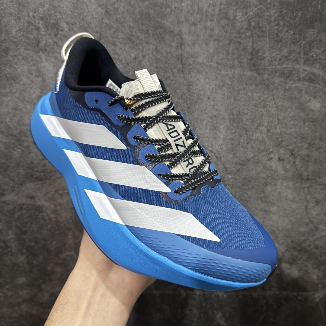 图片[3]-【TD版本】adidas Adizero Evo SL ATR 舒适百搭耐磨透气 低帮 马拉松训练竞速跑步鞋 男女款 Adizero Evo SL ATR跑步鞋是阿迪达斯推出的一款备受瞩目的户外超轻跑鞋。这款鞋以其超轻量化设计脱颖而出，成为跑者的理想选择，尤其适合竞速训练和日常训练。搭载了Lightstrike Pro技术的中底纤维泡棉，这一技术通过采用更轻盈、更富弹性的泡棉材质，为跑者提供了出色的缓震和回弹效果，让每一步都充满力量且轻松顺畅。无论是在长距离的慢跑还是高强度的冲刺跑中，都能感受到明显的缓震效果。外底采用Continental马牌橡胶，搭配1.5毫米鞋钉，结合独特的纹路设计，可在湿滑、泥泞等多种户外地形上提供可靠的抓地力，确保跑步安全稳定。Adizero Evo SL ATR的鞋面采用格子布梭织网眼布，兼具透气性和耐用性，能快速排出鞋内湿气，保持脚部干爽。同时，鞋头部位增加防泼水处理，可抵御轻度雨水或潮湿环境。鞋底的设计注重了耐磨性和抓地力的平衡。厚实的马牌橡胶大底不仅提供了稳定的支撑，还确保了在各种地面上的出色抓地效果。Adizero Evo SL ATR适合各种训练和日常穿着。无论是有氧慢跑、节奏跑还是速度训练，这款鞋都能提供令人满意的性能支撑。 货号：KK2716 尺码：36-45（36 36⅔ 37⅓ 38 38⅔ 39⅓ 40 40⅔ 41⅓ 42 42⅔ 43⅓ 44 44⅔ 45⅓）-选品中心