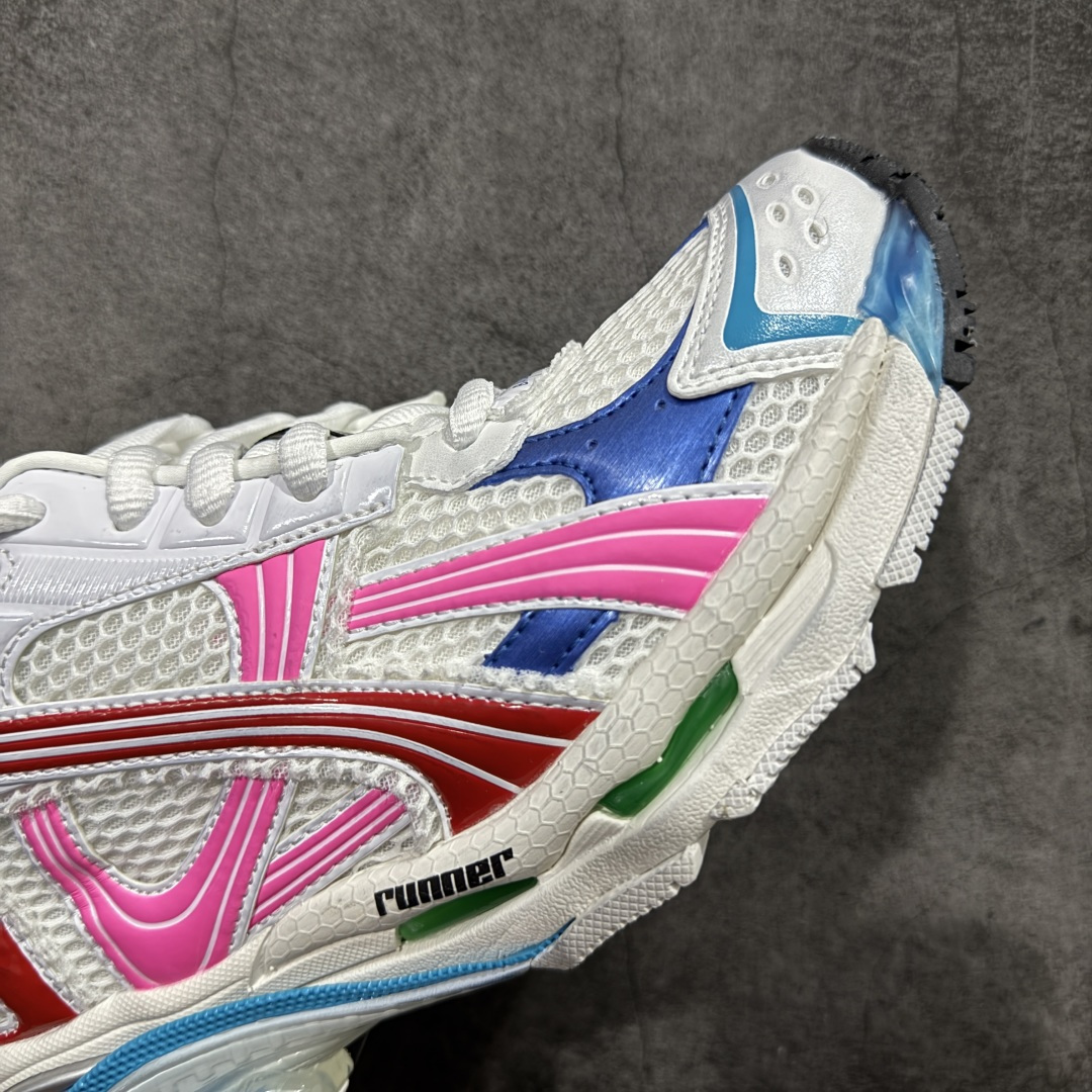 图片[6]-【G5纯原版】巴黎世家BALENCIAGA Runner Sneaker7.5代慢跑系列 复古野跑潮流姥爹风百搭休闲运动慢跑鞋 破坏风 复古老爹鞋 通过溢胶、做旧、缝线等细节，展示了设计师 Demna 的运动鞋风格，用一双「旧鞋」传递复古感，后侧板、翘起的鞋头，则展示了 Demna 在结构上的未来构想； 不含皮运动鞋，网布材质，磨损效果，鞋头边缘印有尺码，背面浮印尺码，外侧印有跑者徽标，鞋舌刺绣Balenciaga品牌标识，鞋跟背面Balenciaga品牌标识，材质采用70%聚氨酯、30%聚酯纤维。原版一致配件防尘袋及附送鞋带# 尺码：35-46-选品中心