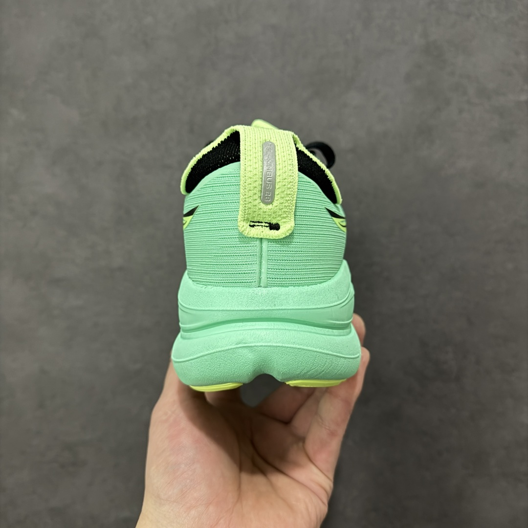 图片[4]-【公司级】Asics GEL-NIMBUS 28复古单品 ASICS(亚瑟士） 是日本实业家鬼冢喜八郎创立的跑鞋运动品牌，名宇想法源自著名的拉丁谚语“AnimaSana In Corpore Sano”，意为“健全的精神寓于强健的体魄”。正如其名字的含义，ASICS亚瑟士一直坚信保持身体的健康与活力是打造健康快乐的生活方式的最佳途径。亚瑟士的跑鞋、篮球鞋等系列集专业与美貌于一身，拥有极高的热度 货号：1011C127-300 尺码：36 37 37.5 38 39 39.5 40 40.5 41.5 42 42.5 43.5 44 45 46 47-选品中心