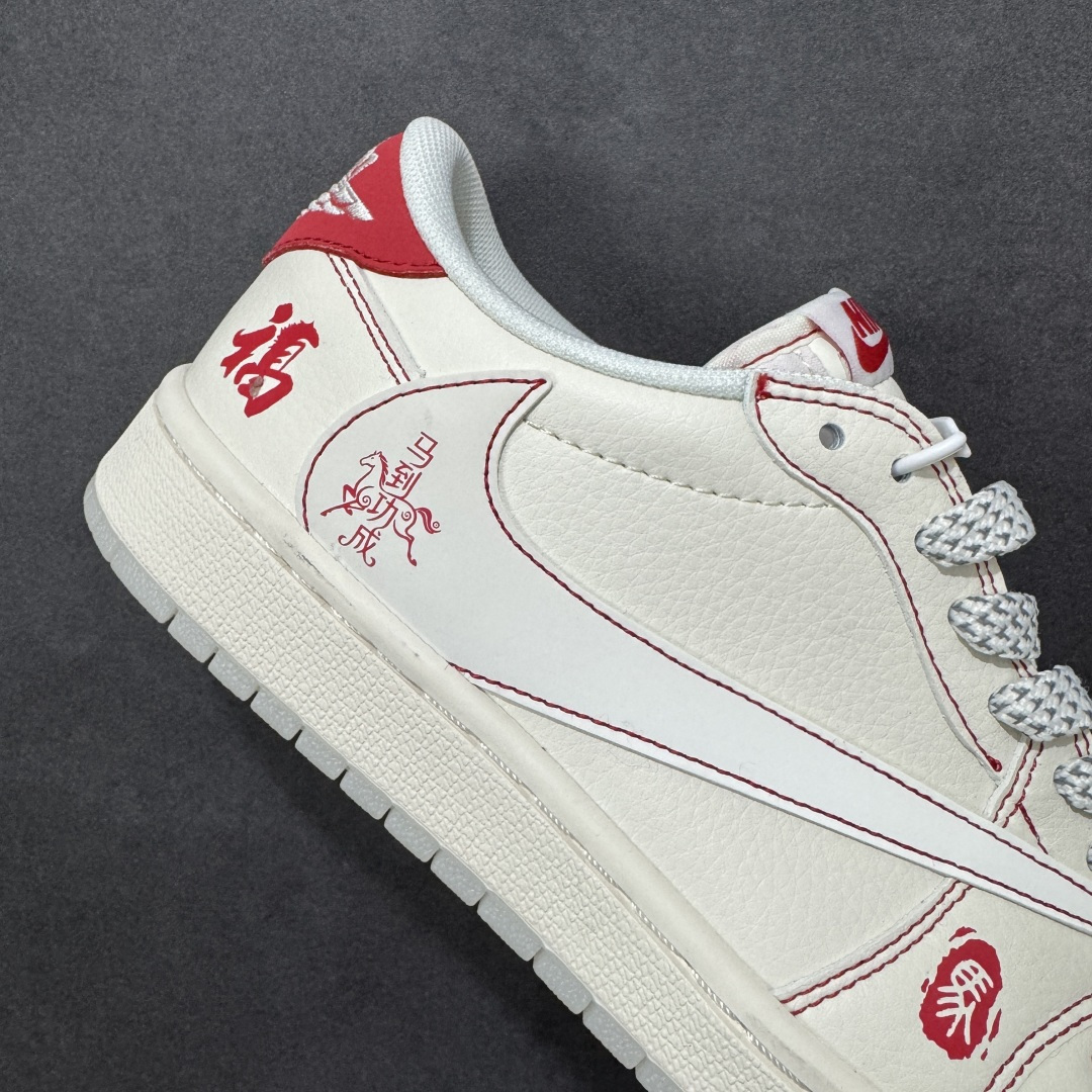 图片[6]-【定制版】Air Jordan 1 Low 2026 丙午马年限定款 采用米白 + 红色的经典新年配色，鞋身融入红色解构倒钩 Swoosh（红色明线强化层次），搭配 “福” 字、“马到成功” 字样、马形图案与 “家” 字印章等中式祝福元素，红色明线通过精准缝制实现解构线条感，“福” 字与 “马到成功” 字样采用精细热转印工艺，撞色拼接处缝线规整，体现了国风解构风格下的细节精致度。 货号：LX1988-808 尺码：36 36.5 37.5 38 38.5 39 40 40.5 41 42 42.5 43 44 44.5 45-选品中心