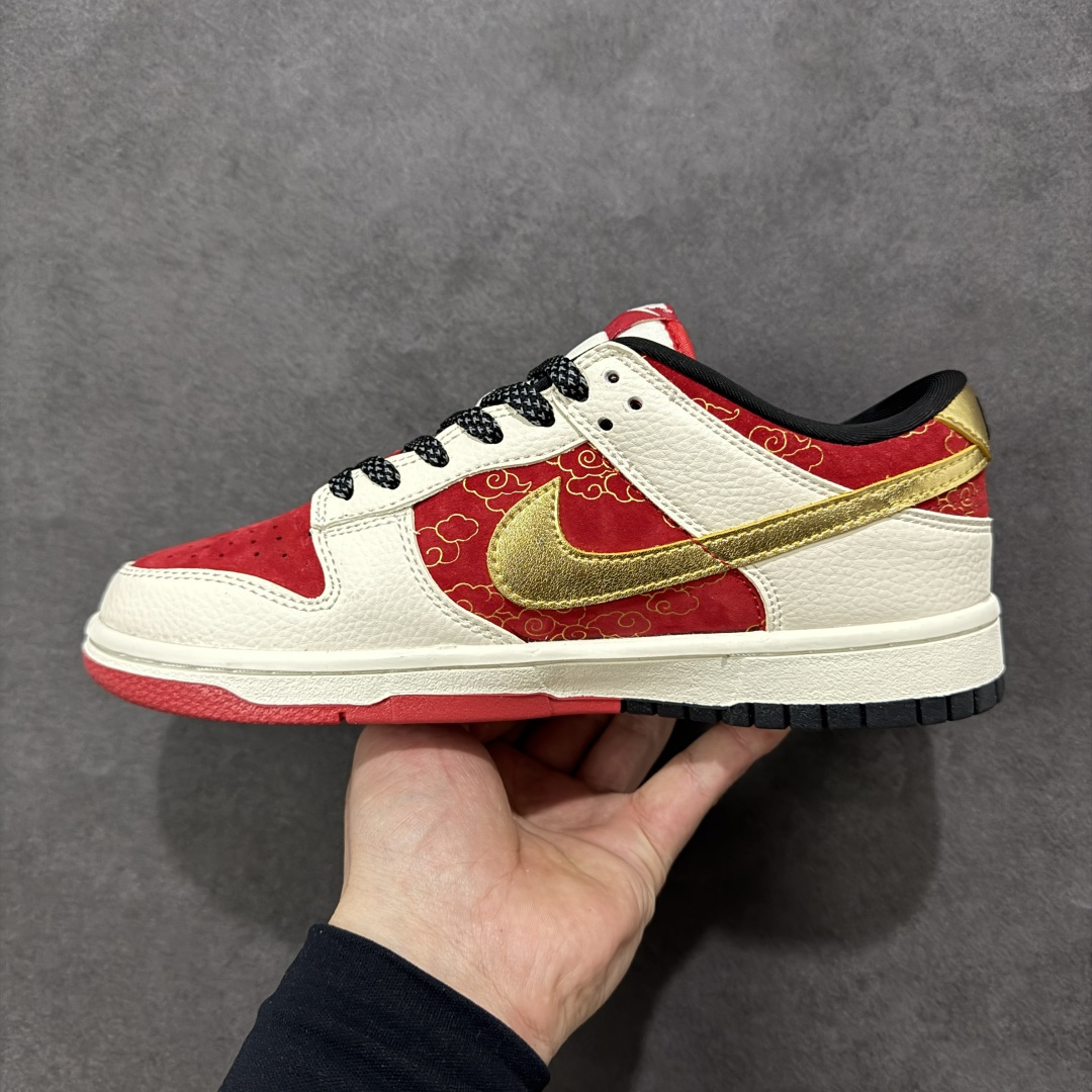 图片[2]-【定制版】Nike SB Dunk Low 马年 奔腾骏马 高端定制 低帮休闲板鞋 MN1688-115  #定制鞋盒 大厂纯原品质出货 超高清洁度 皮料切割干净无任何毛边 细节完美  尺码：36 36.5 37.5 38 38.5 39 40 40.5 41 42 42.5 43 44 44.5 45-选品中心