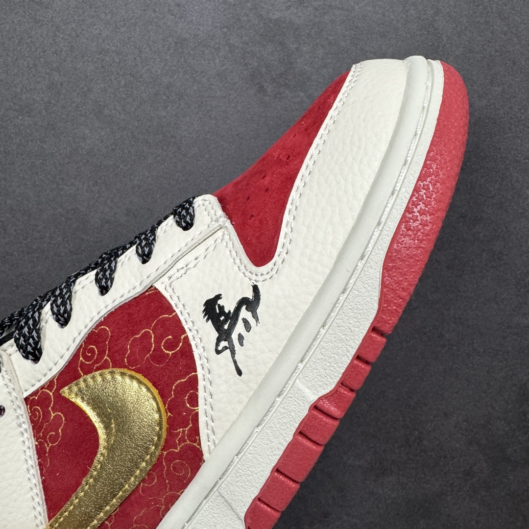 图片[5]-【定制版】Nike SB Dunk Low 马年 奔腾骏马 高端定制 低帮休闲板鞋 MN1688-115  #定制鞋盒 大厂纯原品质出货 超高清洁度 皮料切割干净无任何毛边 细节完美  尺码：36 36.5 37.5 38 38.5 39 40 40.5 41 42 42.5 43 44 44.5 45-选品中心