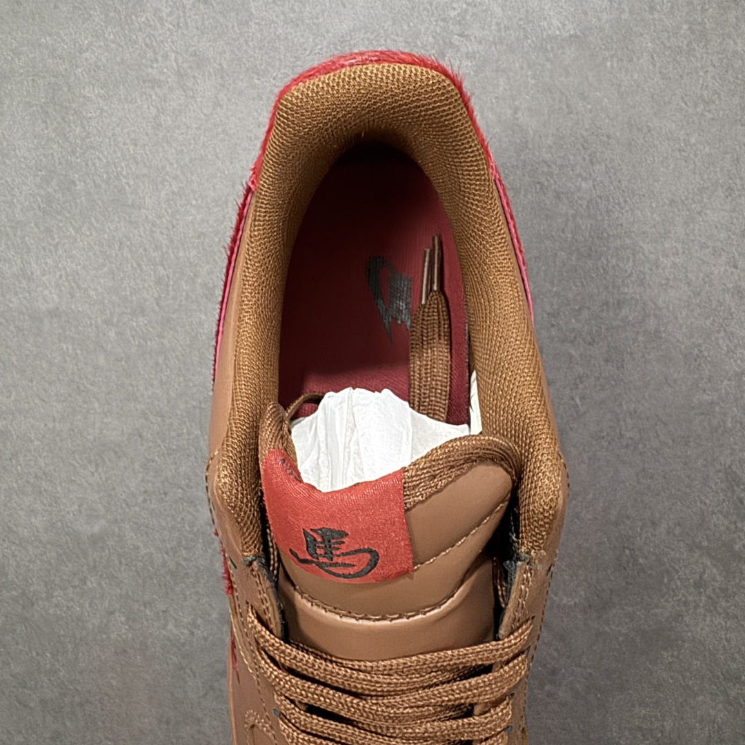 图片[7]-【定制版】NIke Air Force 1 \’07 Low “马年联名–栗红檀棕” 空军一号低帮 运动鞋 休闲鞋 折边针车 工艺难度大 原楦头原纸板 高端定制鞋盒 原厂鞋底 超高清洁度 细节完美 货号：XY9025-002 尺码：36 36.5 37.5 38 38.5 39 40 40.5 41 42 42.5 43 44 44.5 45-选品中心