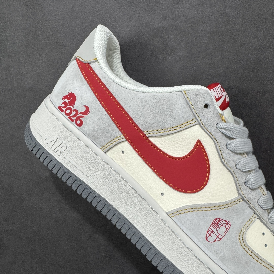 图片[6]-【定制版】Nike Air Force 1\’07 Low 2026 马年限定 空军一号低帮休闲板鞋  #原楦头原纸板 高端定制鞋盒 原厂鞋底 超高清洁度 细节完美 货号：HT5088-631  尺码：36 36.5 37.5 38 38.5 39 40 40.5 41 42 42.5 43 44 44.5 45-选品中心