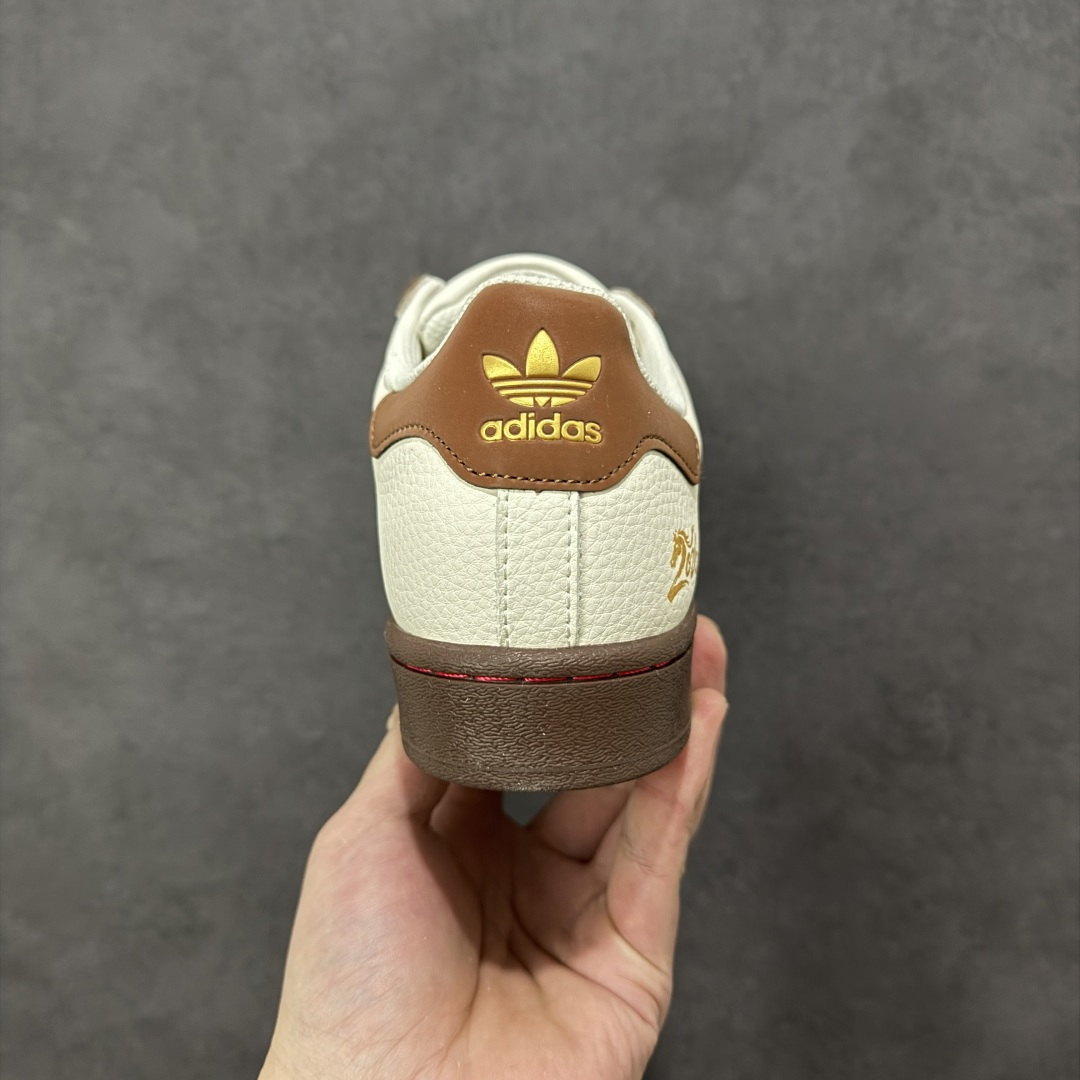 图片[4]-【定制版】AD Originals Superstar 2026 马年限定 贝壳头板鞋 采用全新头层拼接皮革材质 后跟采用特色3D立体印字 渠道正品订单 诠释市场最高工艺水平 全鞋进口头层皮料打造。区别市面普通真标版本，进出专柜无压力 货号：JY8924 尺码：36-45-选品中心
