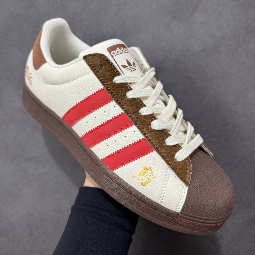 图片[3]-【定制版】AD Originals Superstar 2026 马年限定 贝壳头板鞋 采用全新头层拼接皮革材质 后跟采用特色3D立体印字 渠道正品订单 诠释市场最高工艺水平 全鞋进口头层皮料打造。区别市面普通真标版本，进出专柜无压力 货号：JY8924 尺码：36-45-选品中心