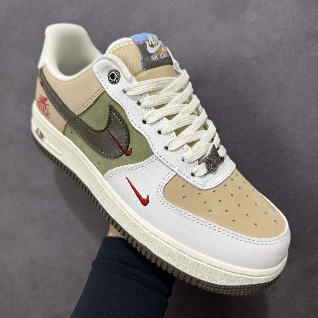 图片[3]-【定制版】Nike Air Force 1\’07 Low 马年限定 卡其绿 空军一号低帮休闲板鞋 DF0188-135  #原楦头原纸板 高端定制鞋盒 原厂鞋底 超高清洁度 细节完美  尺码：36 36.5 37.5 38 38.5 39 40 40.5 41 42 42.5 43 44 44.5 45-选品中心