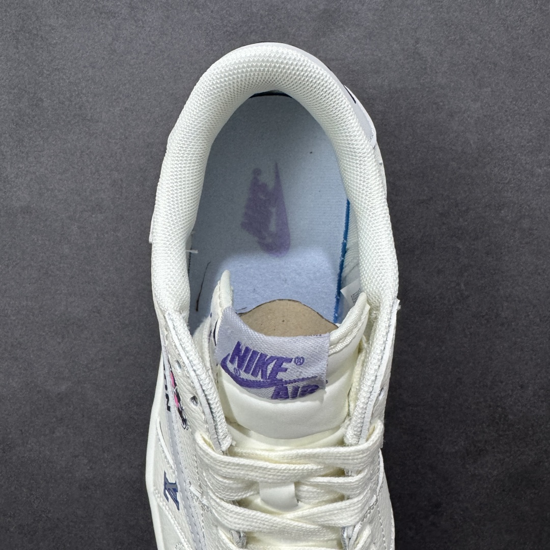 图片[7]-【定制版】Travis Scott x Jordan 1 Low 高端定制 乔丹倒勾低帮休闲板鞋 大厂纯原品质出货 纯正版型 定制鞋盒 皮料切割干净无任何毛边 细节完美 超高清洁度 货号：DZ2688-004 尺码：36 36.5 37.5 38 38.5 39 40 40.5 41 42 42.5 43 44 44.5 45-选品中心