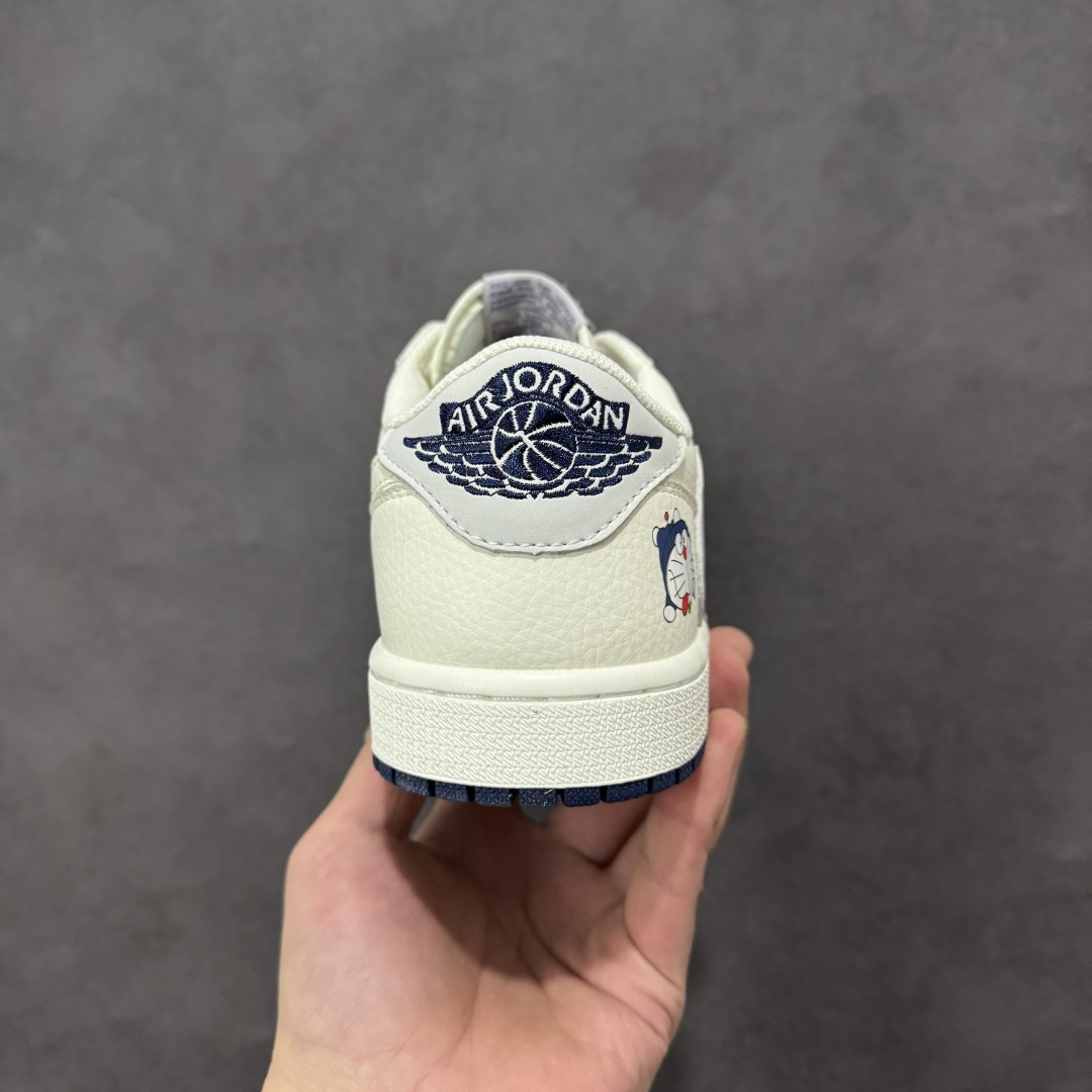 图片[4]-【定制版】Travis Scott x Jordan 1 Low 高端定制 乔丹倒勾低帮休闲板鞋 大厂纯原品质出货 纯正版型 定制鞋盒 皮料切割干净无任何毛边 细节完美 超高清洁度 货号：DZ2688-004 尺码：36 36.5 37.5 38 38.5 39 40 40.5 41 42 42.5 43 44 44.5 45-选品中心