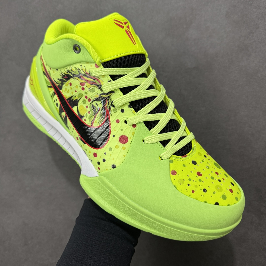 图片[3]-【定制版】科比4 Protro \”青蜂侠\” 马年限定！这双以荧光绿为主调的科比4 Protro，把“青蜂侠”的凌厉感与马年的跃动活力，直接焊在了鞋身上。荧光绿鞋身自带吸睛buff，在球场和街头都能瞬间成为焦点。鞋侧Swoosh以红黑撞色勾勒，旁边是极具张力的骏马涂鸦，黑、红、黄三色泼墨与漫画风线条交织，仿佛一匹追风的烈马正要破图而出。全掌Zoom Air气垫+碳板的经典配置，延续了科比系列的实战基因，启动反馈干脆利落，缓震极限足够应对高强度对抗。它不只是一双球鞋，更是把曼巴的好胜心与马年的昂扬气势穿在脚上的战靴。无论是打球时想靠气场先声夺人，还是日常出街想打造回头率拉满的造型，这双“青蜂侠”马年限定都能满足你。 货号：IH0587-801 尺码：38 38.5 39 40 40.5 41 42 42.5 43 44 44.5 45 46-选品中心