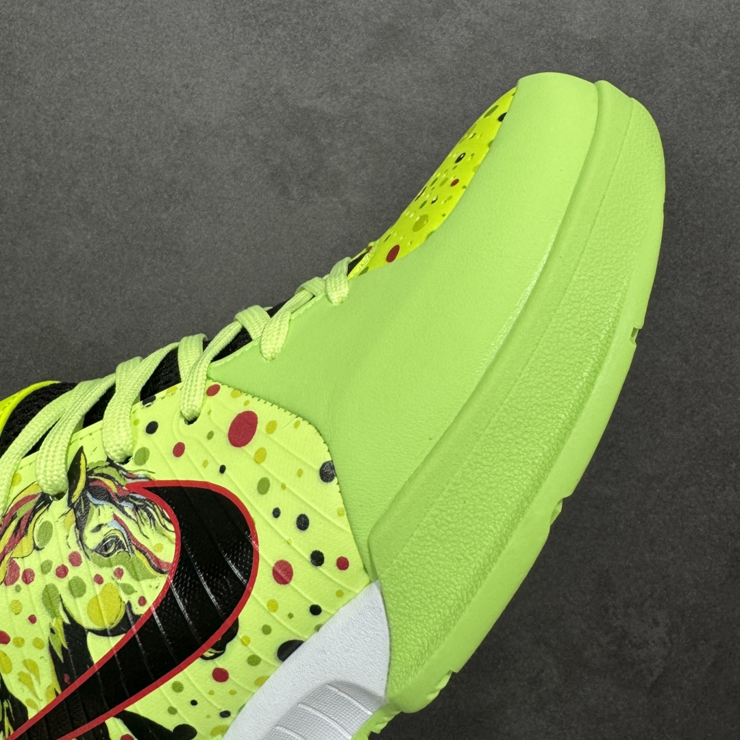 图片[5]-【定制版】科比4 Protro \”青蜂侠\” 马年限定！这双以荧光绿为主调的科比4 Protro，把“青蜂侠”的凌厉感与马年的跃动活力，直接焊在了鞋身上。荧光绿鞋身自带吸睛buff，在球场和街头都能瞬间成为焦点。鞋侧Swoosh以红黑撞色勾勒，旁边是极具张力的骏马涂鸦，黑、红、黄三色泼墨与漫画风线条交织，仿佛一匹追风的烈马正要破图而出。全掌Zoom Air气垫+碳板的经典配置，延续了科比系列的实战基因，启动反馈干脆利落，缓震极限足够应对高强度对抗。它不只是一双球鞋，更是把曼巴的好胜心与马年的昂扬气势穿在脚上的战靴。无论是打球时想靠气场先声夺人，还是日常出街想打造回头率拉满的造型，这双“青蜂侠”马年限定都能满足你。 货号：IH0587-801 尺码：38 38.5 39 40 40.5 41 42 42.5 43 44 44.5 45 46-选品中心