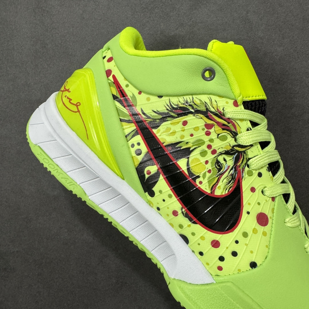 图片[6]-【定制版】科比4 Protro \”青蜂侠\” 马年限定！这双以荧光绿为主调的科比4 Protro，把“青蜂侠”的凌厉感与马年的跃动活力，直接焊在了鞋身上。荧光绿鞋身自带吸睛buff，在球场和街头都能瞬间成为焦点。鞋侧Swoosh以红黑撞色勾勒，旁边是极具张力的骏马涂鸦，黑、红、黄三色泼墨与漫画风线条交织，仿佛一匹追风的烈马正要破图而出。全掌Zoom Air气垫+碳板的经典配置，延续了科比系列的实战基因，启动反馈干脆利落，缓震极限足够应对高强度对抗。它不只是一双球鞋，更是把曼巴的好胜心与马年的昂扬气势穿在脚上的战靴。无论是打球时想靠气场先声夺人，还是日常出街想打造回头率拉满的造型，这双“青蜂侠”马年限定都能满足你。 货号：IH0587-801 尺码：38 38.5 39 40 40.5 41 42 42.5 43 44 44.5 45 46-选品中心