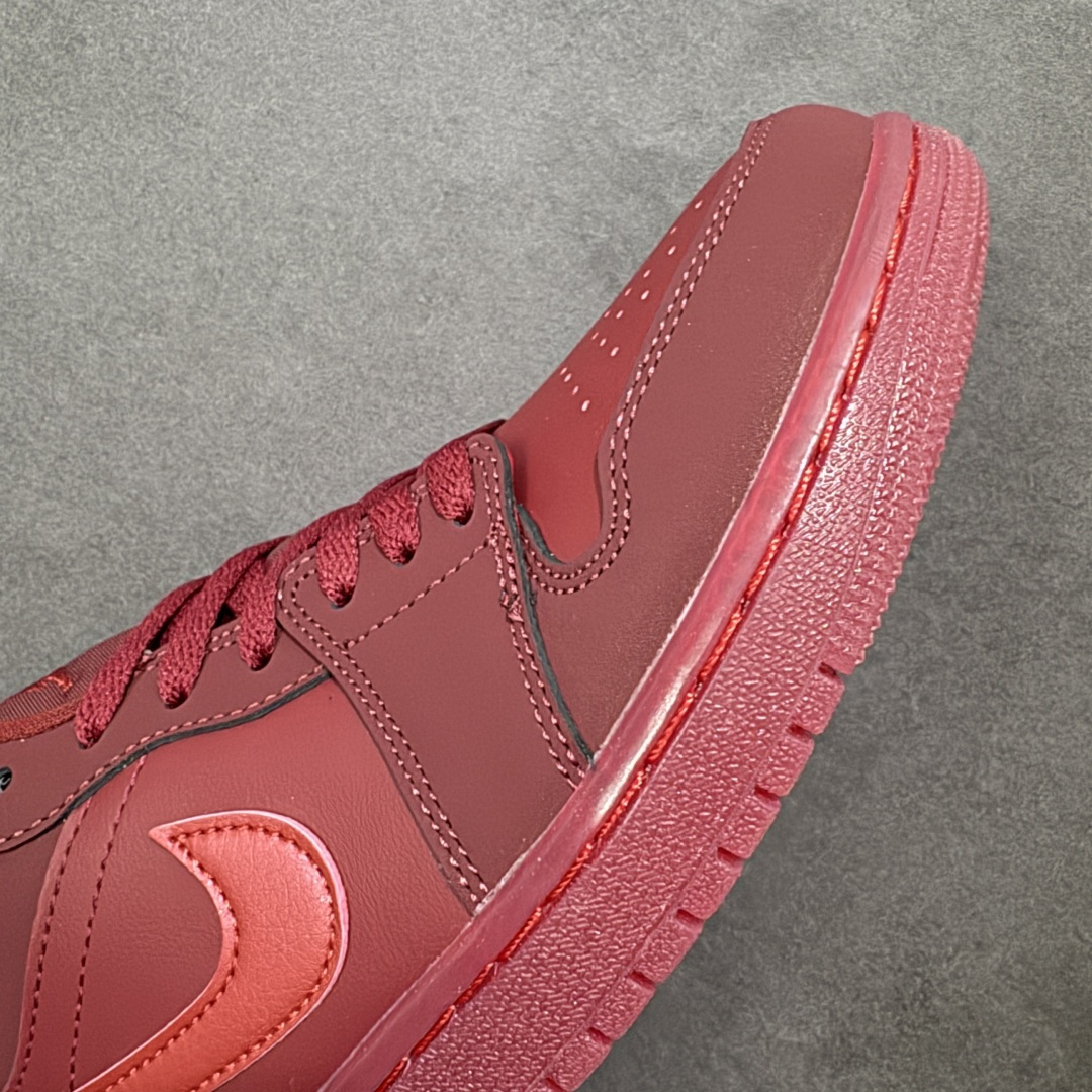 图片[5]-【K版纯原】Air Jordan AJ1 Low 低帮 IB7012-600 全新流水线出品 市场第二梯队最强版 全部原鞋开发 原楦原纸板开发 全鞋电脑针车 原厂内置全掌气垫 原盒内在原标 唯一Zp原版鞋带绑法 免检产品 全新2022版型 全头层皮料 完美零毛边处理 原厂配置全掌气垫 价格定位良心 新配色陆续出货 尺码：36-46-选品中心