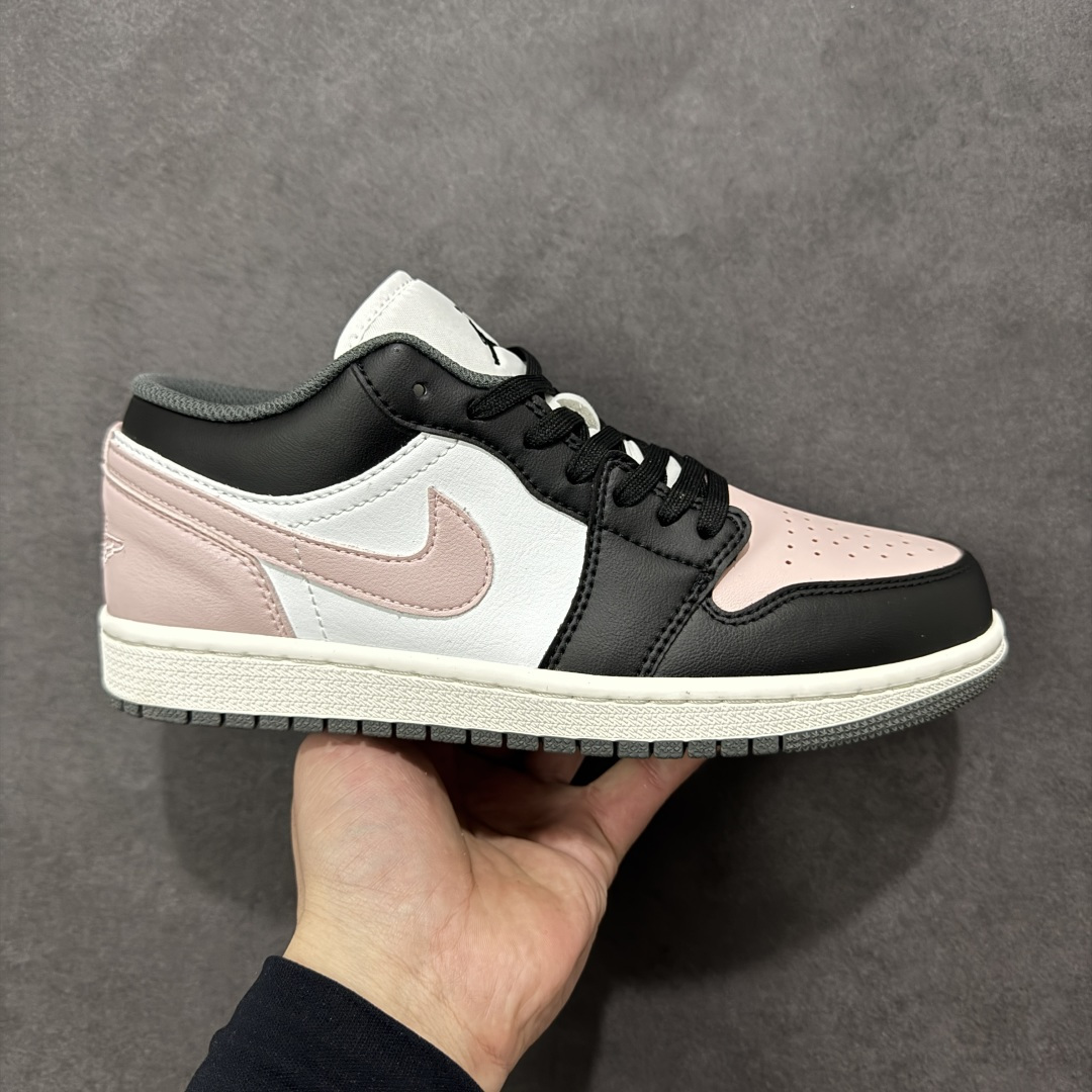 【H11版本】耐克Nike Air Jordan 1 AJ1经典复古经典低帮百搭文化篮球鞋 553560-044 公司级真标半码制#原档案原数据开发版型#采用荔枝纹头层皮革鞋面材质#原厂立体填充鞋舌海绵#中底注胶孔及缜密中底拉帮工艺#原数据开发模具大底 尺码:35.5 36 36.5 37.5 38 38.5 39 40 40.5 41 42 42.5 43 44 44.5 45 46 47.5 编码:H11B250260-选品中心