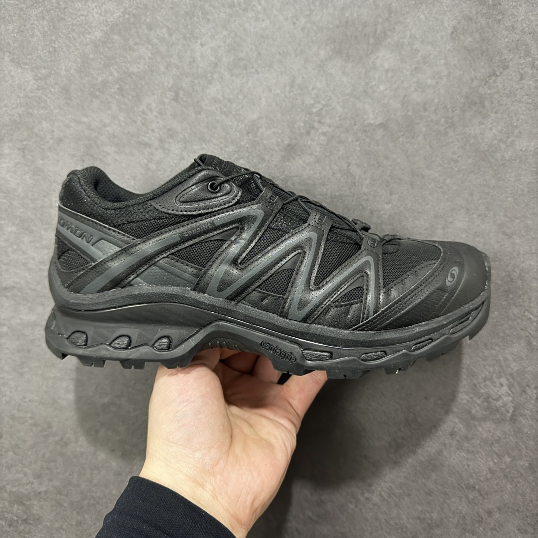 【莞产外贸版】Salomon XT-QUEST ADV 萨洛蒙情侣款户外机能鞋 477810 全新外贸大厂出品 细节品质大改进 独立私模 最大做到47码 全鞋采用为原厂一致材料打造 全新鞋型 相对市场版本 版型更正 全新玻璃冲刀 清洁度提升 同步原版左右鞋带孔的间距加大(市场版间距太小) 网面与鞋头材料校对一致无色差(市面版本有色差) 大底contagrip凹陷程度同步原版(市面版都有差别) 鞋舌两侧鞋帮脚踝处更加直挺(之前老版往中间踏) 鞋头处添加☯️太极标 所有细节多次修改校正 坚持同步原版无差别 毋庸置疑全市场最好的版本💪🏻终端优势供应 尺码:36 36.5 37.5 38 38.5 39 40 40.5 41 42 42.5 43 44 44.5 45 46 47-选品中心