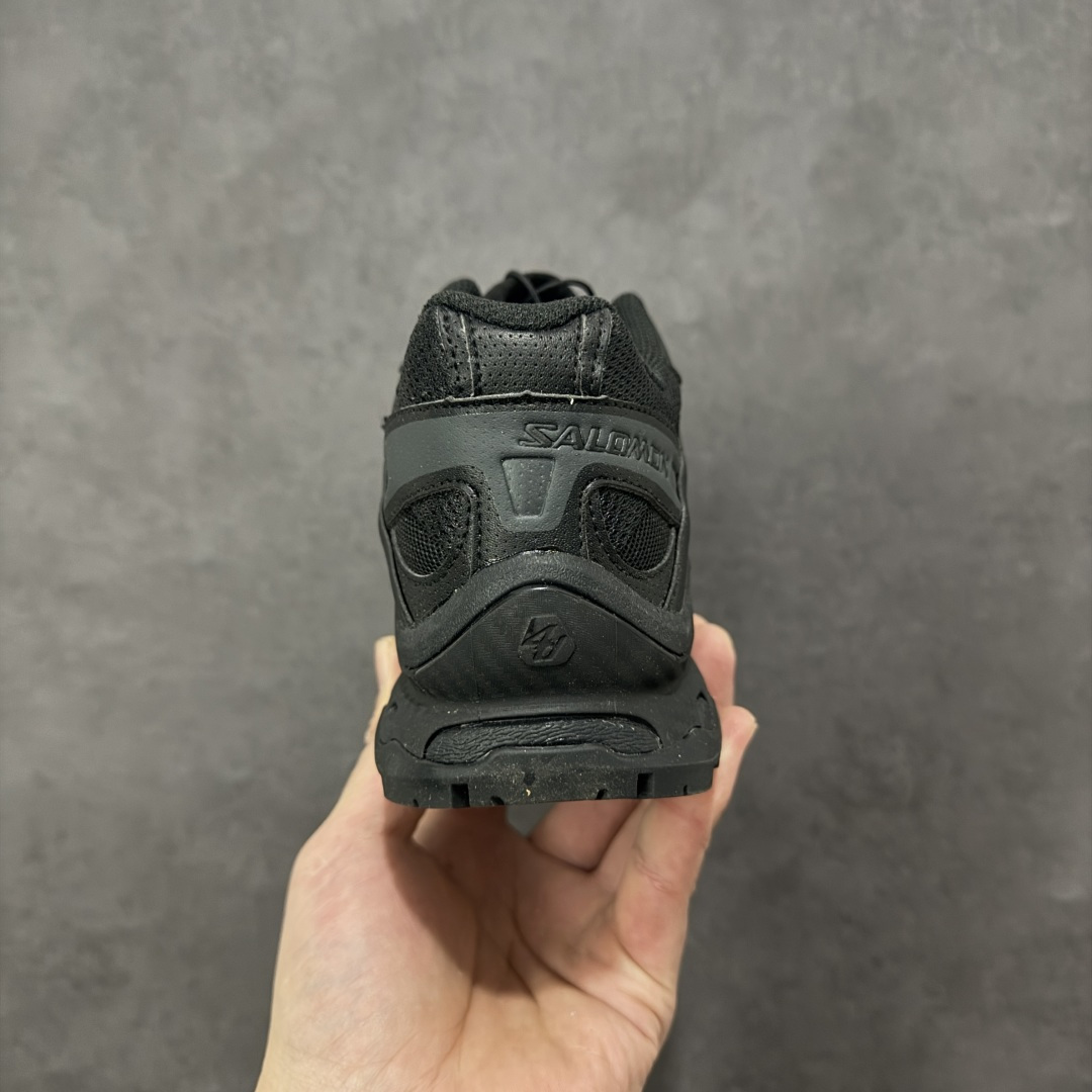 图片[4]-【莞产外贸版】Salomon XT-QUEST ADV 萨洛蒙情侣款户外机能鞋 477810 全新外贸大厂出品 细节品质大改进 独立私模 最大做到47码 全鞋采用为原厂一致材料打造 全新鞋型 相对市场版本 版型更正 全新玻璃冲刀 清洁度提升 同步原版左右鞋带孔的间距加大（市场版间距太小） 网面与鞋头材料校对一致无色差（市面版本有色差） 大底contagrip凹陷程度同步原版（市面版都有差别） 鞋舌两侧鞋帮脚踝处更加直挺（之前老版往中间踏） 鞋头处添加☯️太极标 所有细节多次修改校正 坚持同步原版无差别 毋庸置疑全市场最好的版本💪🏻终端优势供应 尺码：36 36.5 37.5 38 38.5 39 40 40.5 41 42 42.5 43 44 44.5 45 46 47-选品中心