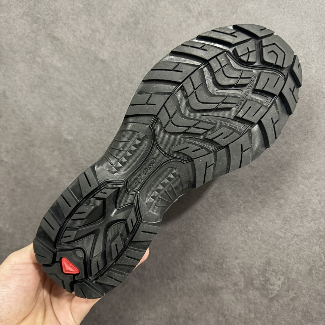 图片[9]-【莞产外贸版】Salomon XT-QUEST ADV 萨洛蒙情侣款户外机能鞋 477810 全新外贸大厂出品 细节品质大改进 独立私模 最大做到47码 全鞋采用为原厂一致材料打造 全新鞋型 相对市场版本 版型更正 全新玻璃冲刀 清洁度提升 同步原版左右鞋带孔的间距加大（市场版间距太小） 网面与鞋头材料校对一致无色差（市面版本有色差） 大底contagrip凹陷程度同步原版（市面版都有差别） 鞋舌两侧鞋帮脚踝处更加直挺（之前老版往中间踏） 鞋头处添加☯️太极标 所有细节多次修改校正 坚持同步原版无差别 毋庸置疑全市场最好的版本💪🏻终端优势供应 尺码：36 36.5 37.5 38 38.5 39 40 40.5 41 42 42.5 43 44 44.5 45 46 47-选品中心